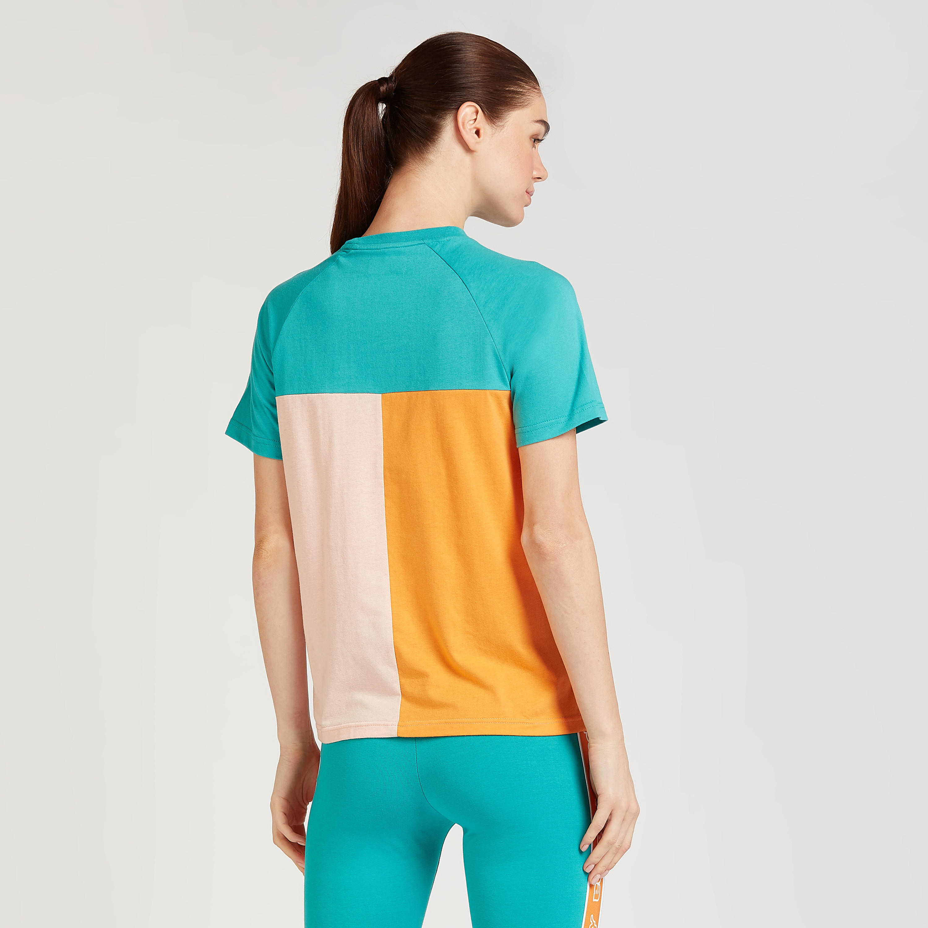 تيشيرت قوالب ملوّنة بياقة ضيّقة وأكماممغايرة من كابا-women-clothing-sportswearandactivewear-tshirtsandvests-image-2