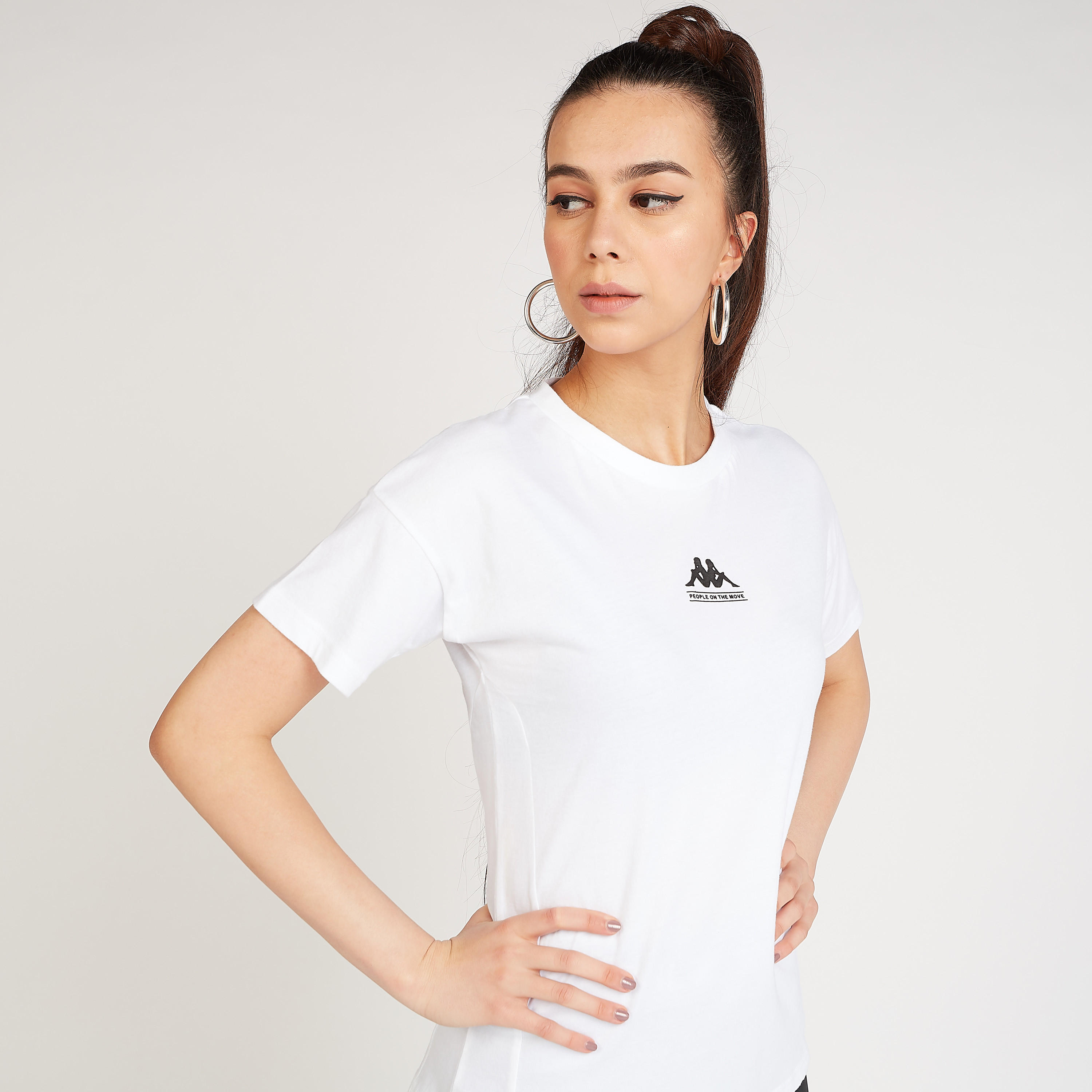 تيشيرت سادة بياقة ضيّقة وأكمام قصيرة من كابا-women-clothing-sportswearandactivewear-tshirtsandvests-image-3