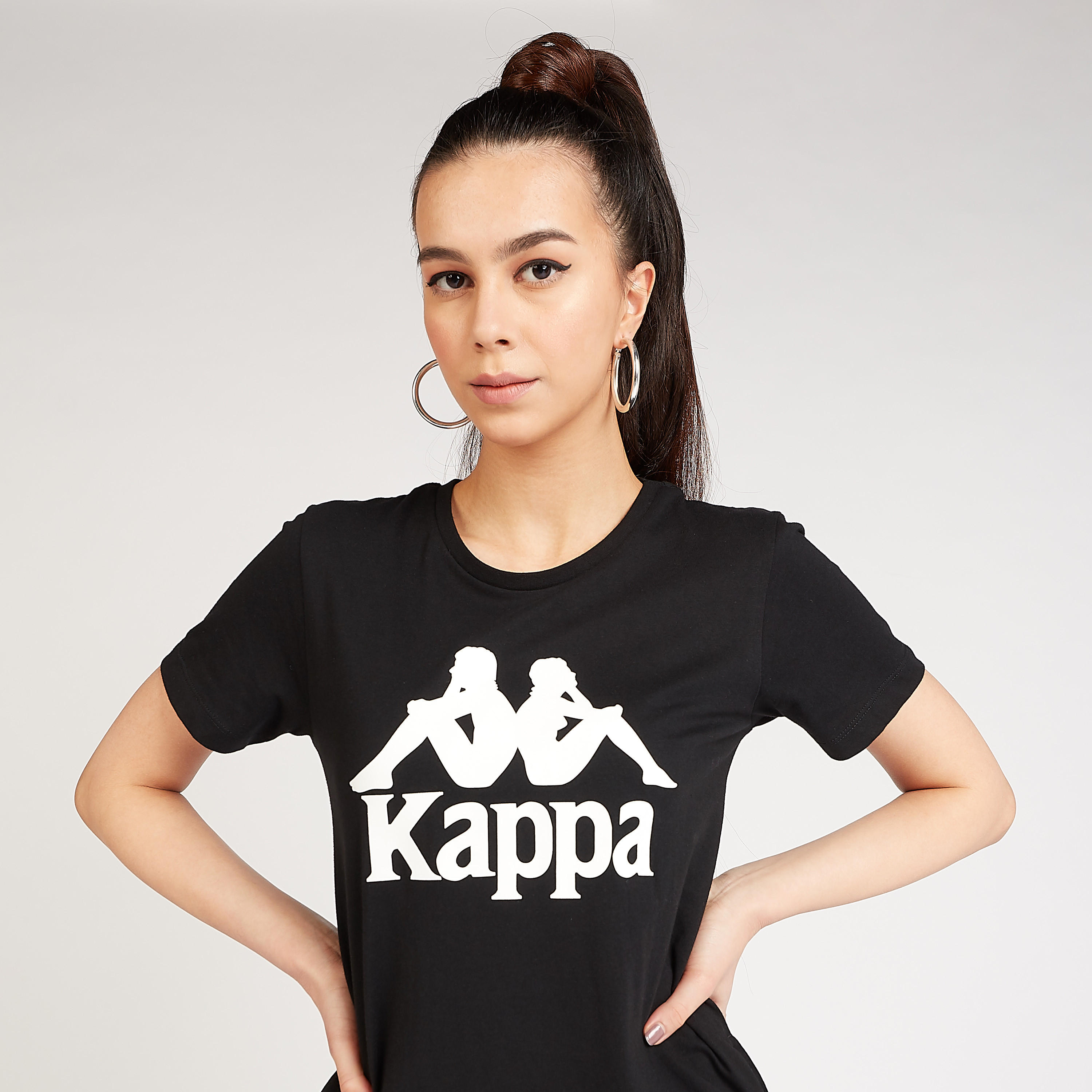 فستان تيشيرت بجيوب وطبعات شعار من كابا-women-clothing-sportswearandactivewear-tshirtsandvests-image-3