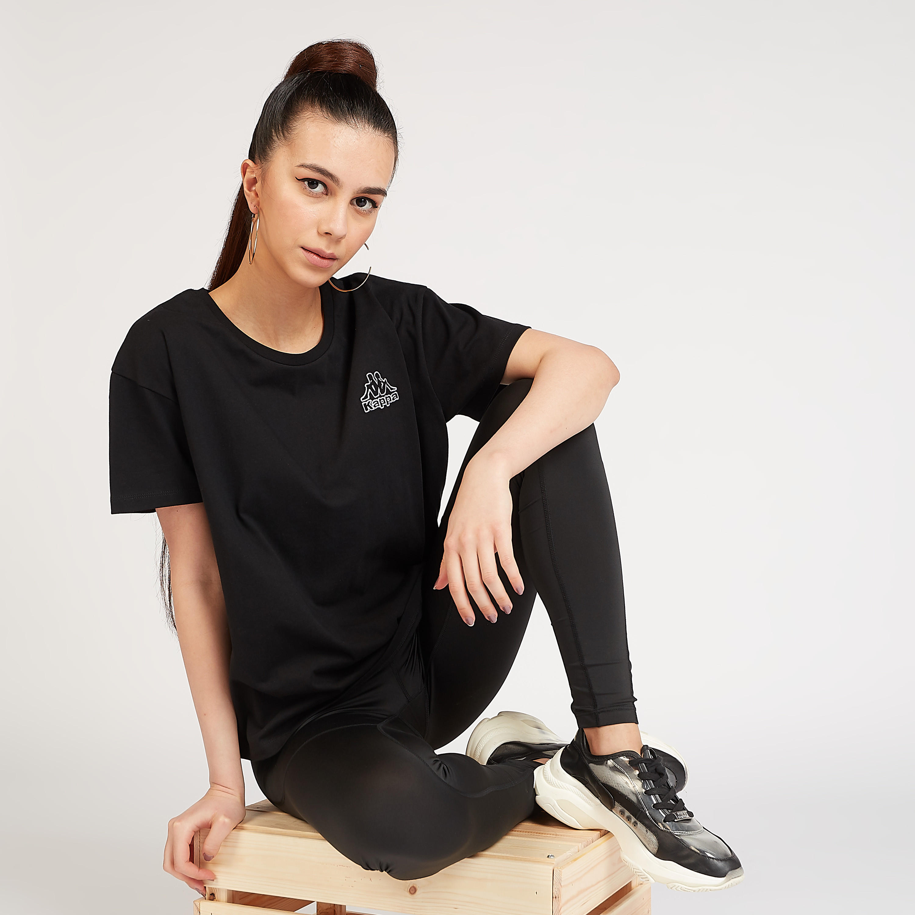 تيشيرت بياقة مستديرة وأكمام قصيرة وطبعات من كابا-women-clothing-sportswearandactivewear-tshirtsandvests-image-1