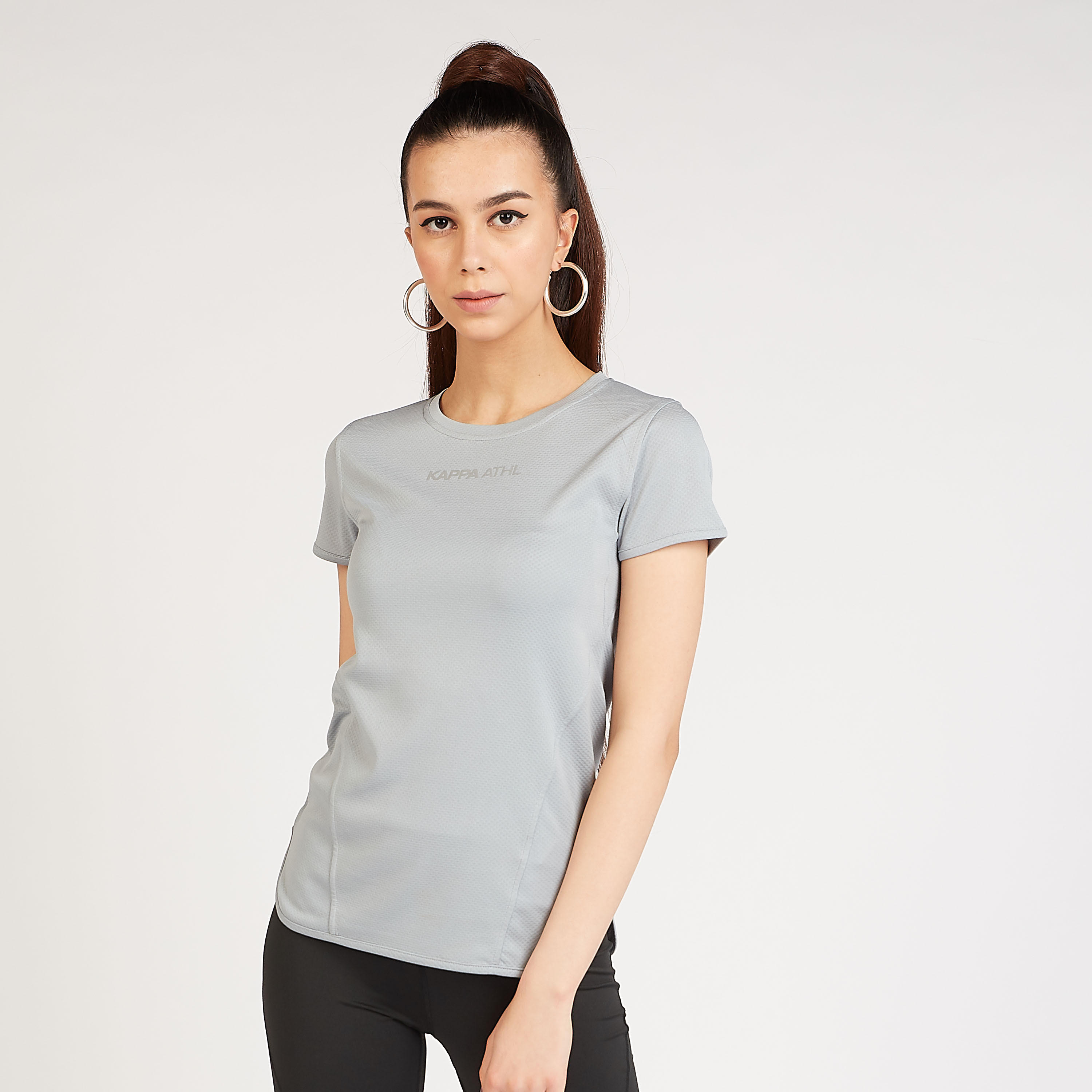 تيشيرت  بياقة ضيقة وأكمام كاب وبتفاصيل شعار من كابا-women-clothing-sportswearandactivewear-tshirtsandvests-image-1