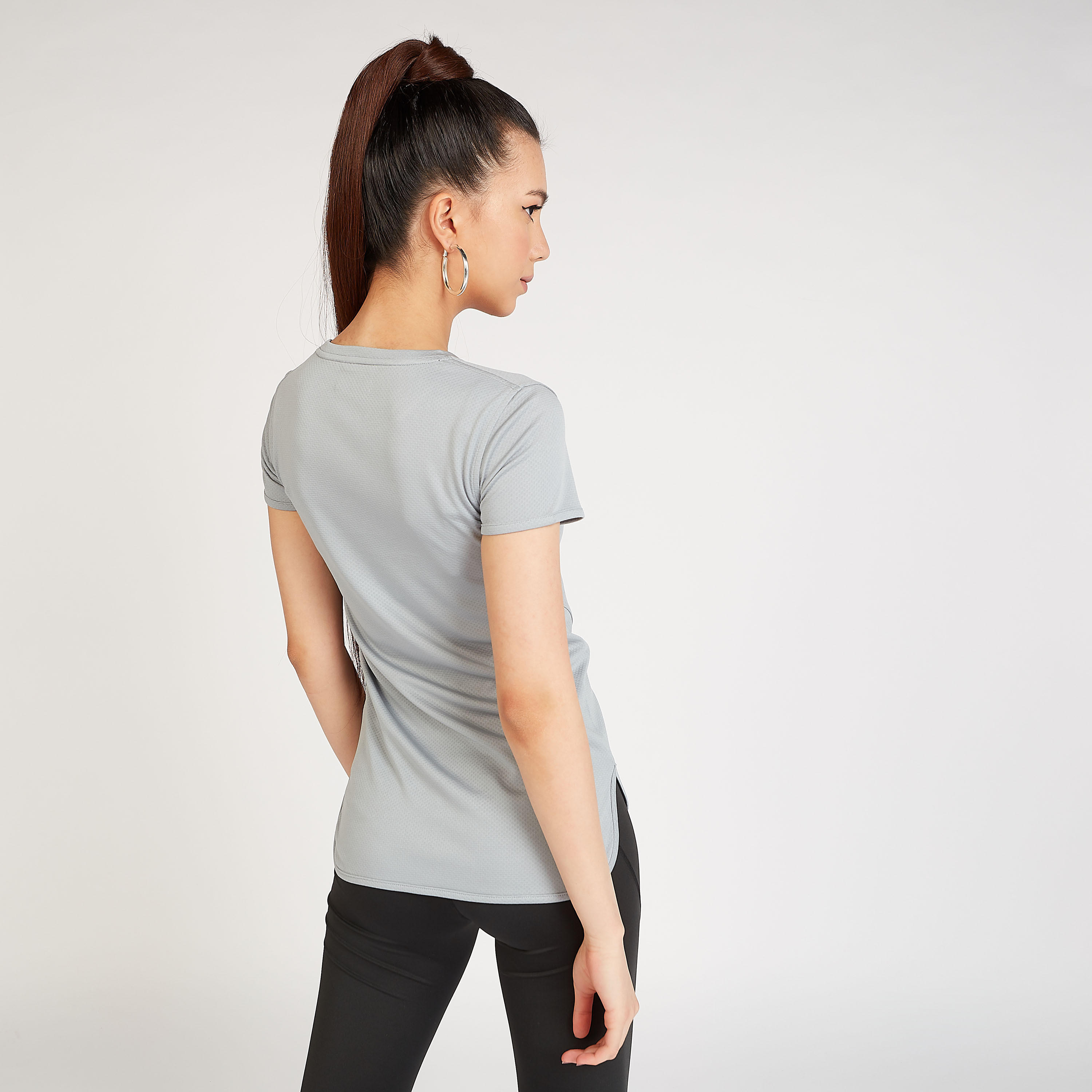 تيشيرت  بياقة ضيقة وأكمام كاب وبتفاصيل شعار من كابا-women-clothing-sportswearandactivewear-tshirtsandvests-image-4