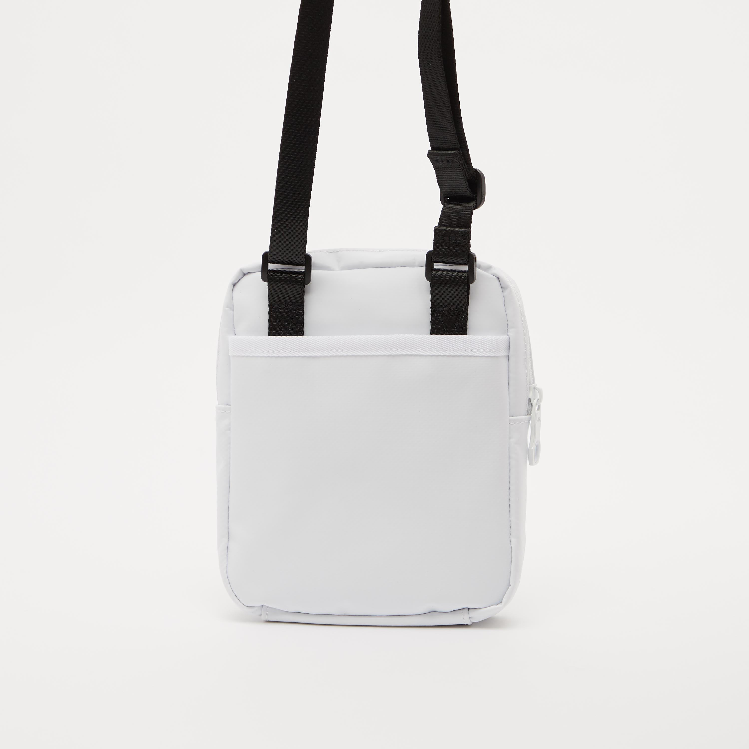 شنطة كروس بودي بارزة الملمس بحزام قابل للتعديل من كابا-men-bags-image-2