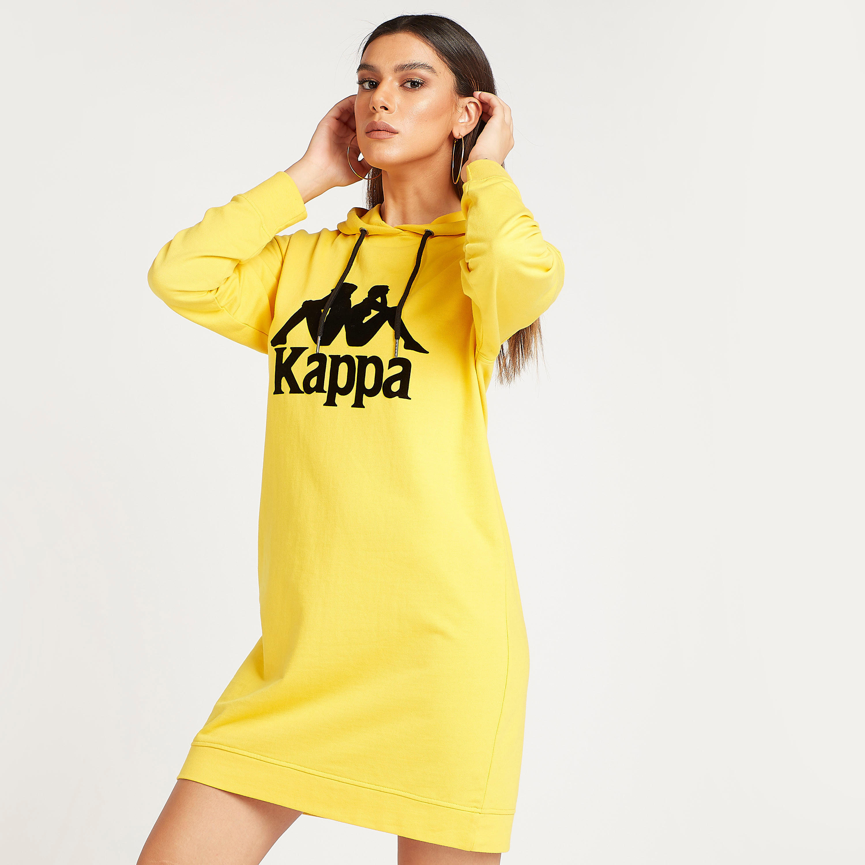 فستان بقبّعة بطبعات شعار وأكمام طويلة من كابا-women-clothing-sportswearandactivewear-hoodiesandsweatshirts-image-1