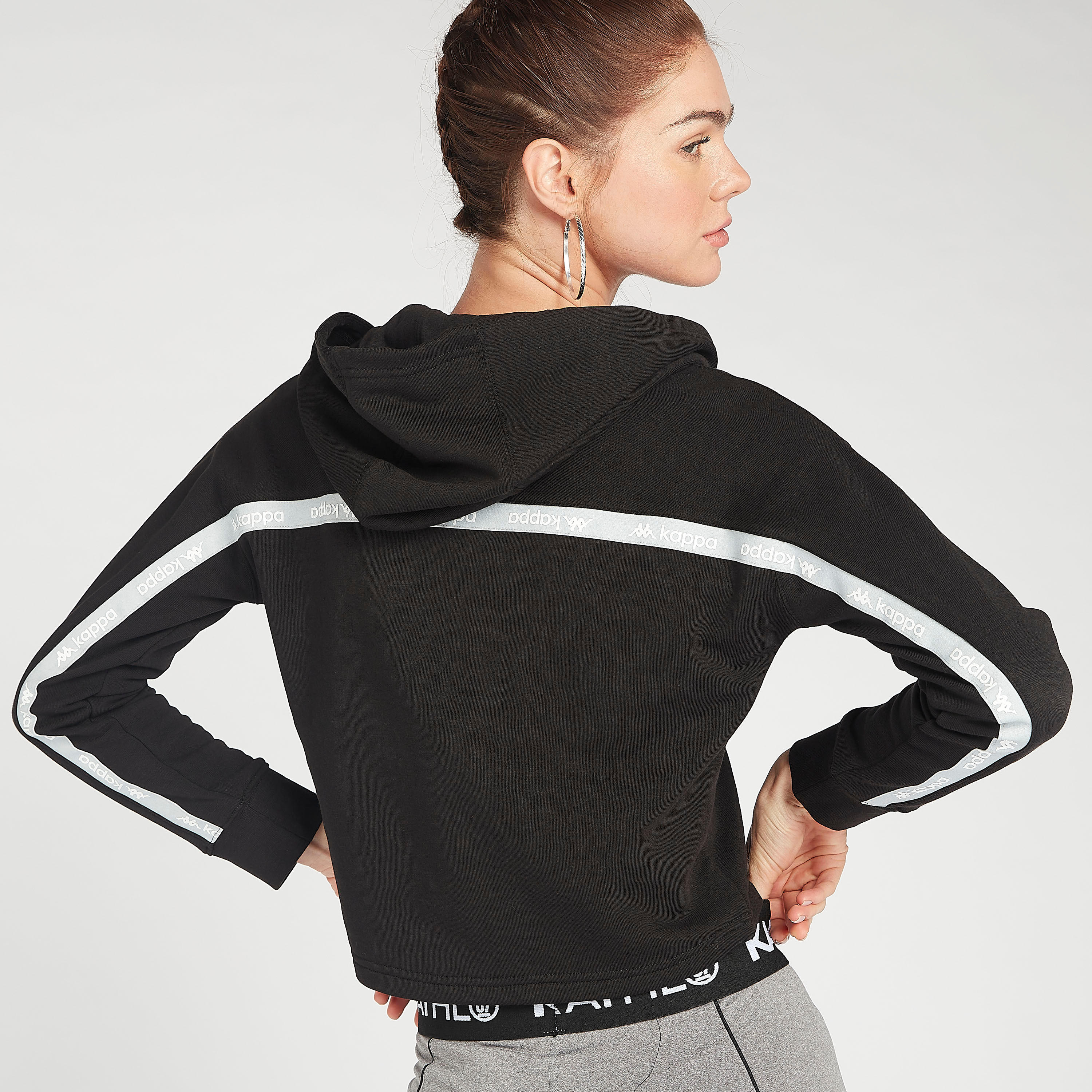 سويت شيرت مستدام سادة بقبعة وسحاب إغلاق وتفاصيل شريطة-women-clothing-sportswearandactivewear-hoodiesandsweatshirts-image-4