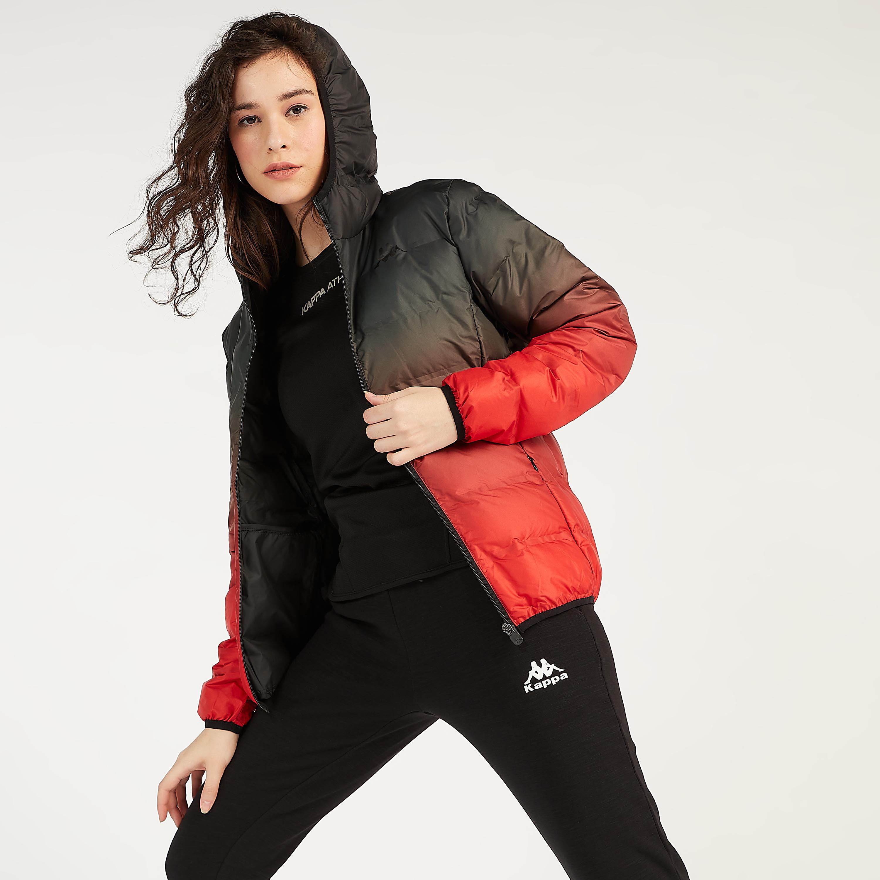 جاكيت مبطّن بقبّعة وأكمام طويلة وجيوب بسحّاب من كابا-women-clothing-sportswearandactivewear-coatsandjackets-jackets-image-1
