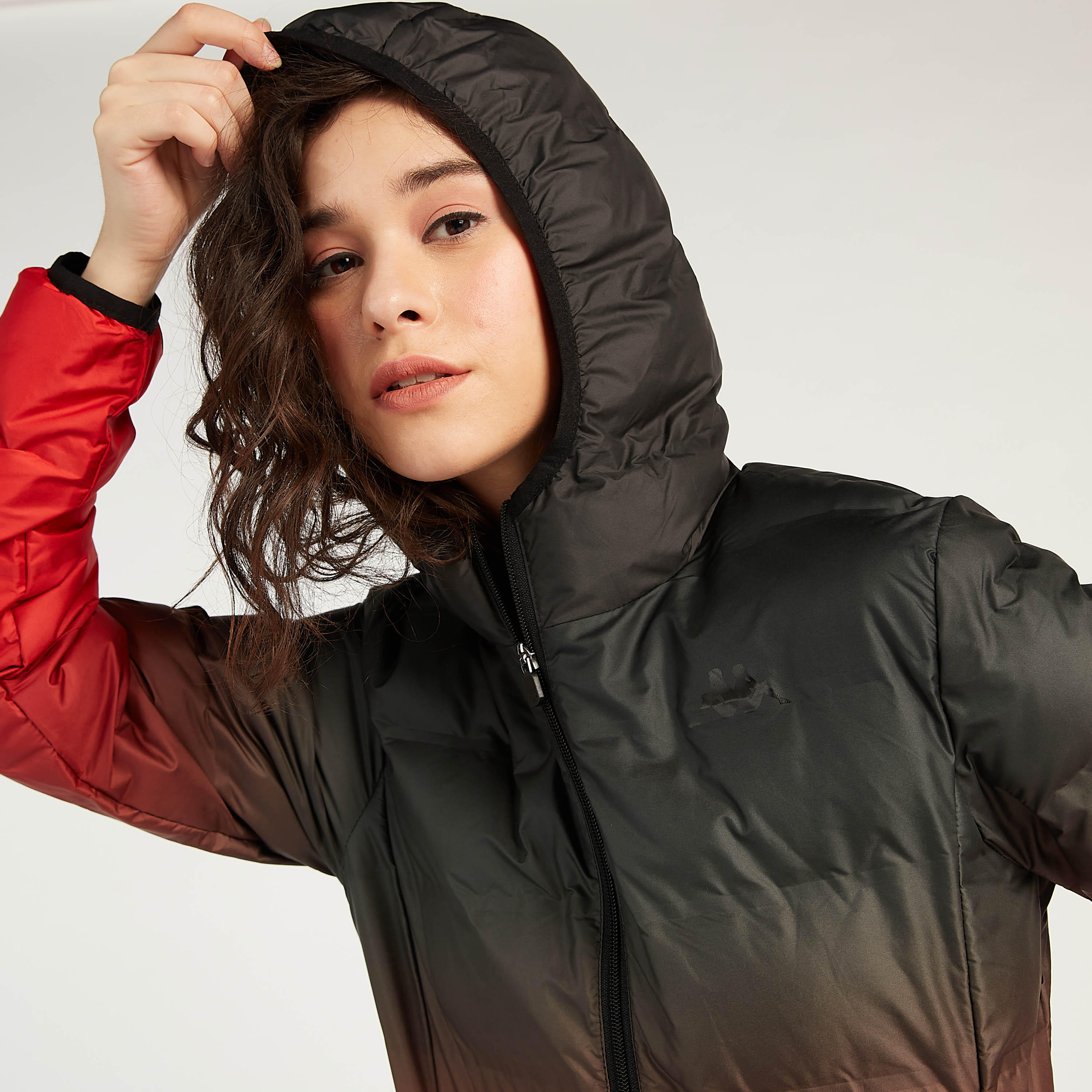 جاكيت مبطّن بقبّعة وأكمام طويلة وجيوب بسحّاب من كابا-women-clothing-sportswearandactivewear-coatsandjackets-jackets-image-3