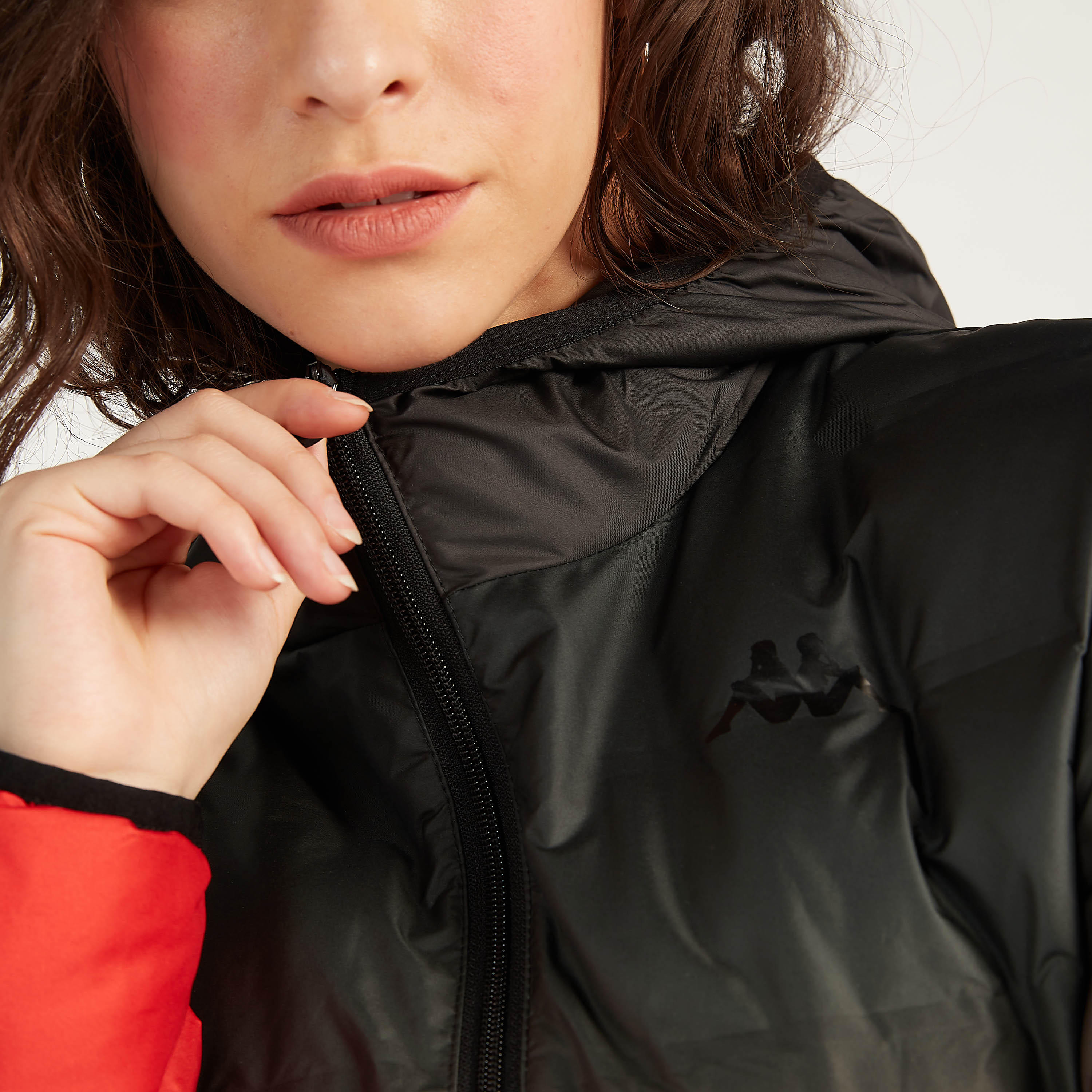 جاكيت مبطّن بقبّعة وأكمام طويلة وجيوب بسحّاب من كابا-women-clothing-sportswearandactivewear-coatsandjackets-jackets-image-7