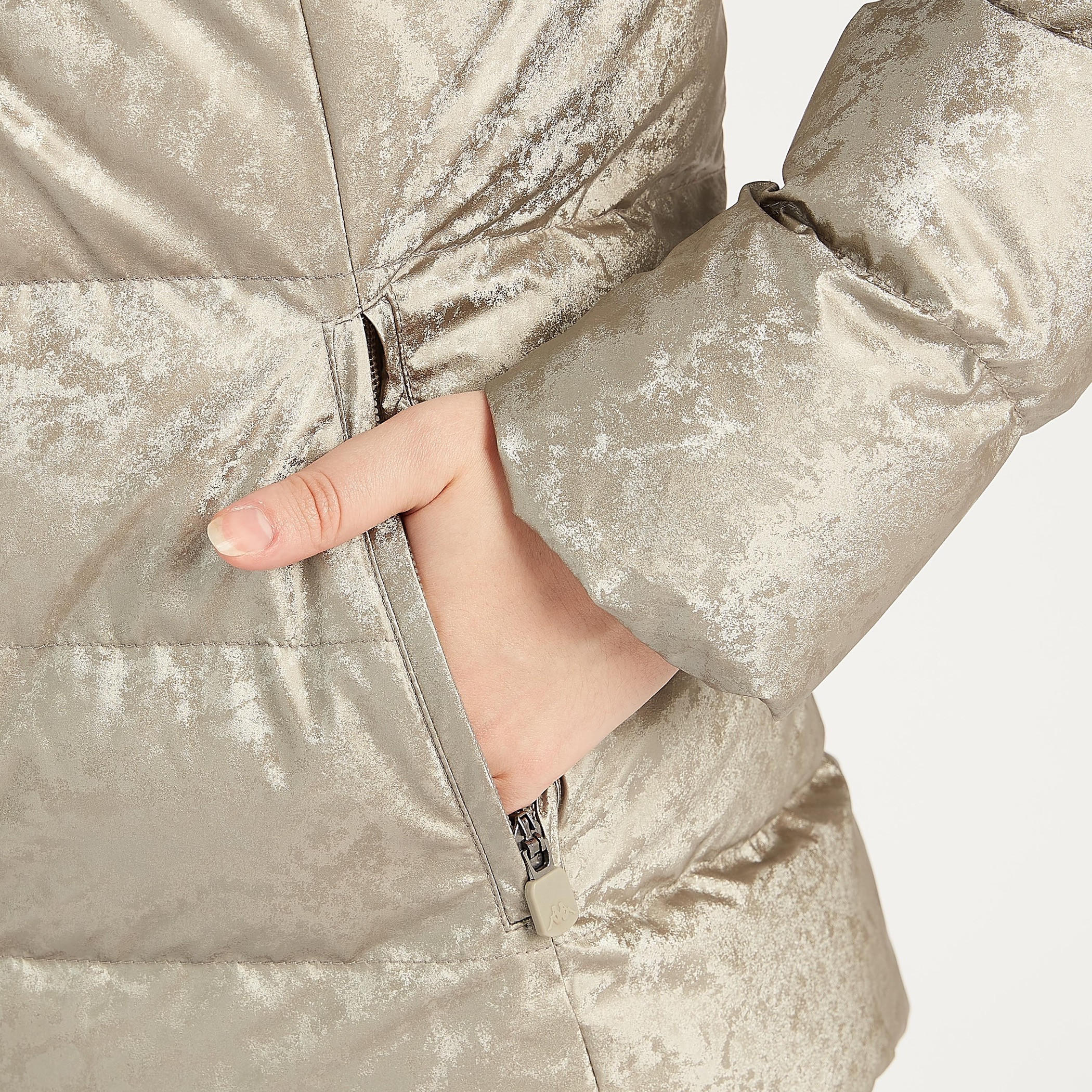 جاكيت منفوخ مستدام بسحّاب وأكمام طويلة من كابا-women-clothing-sportswearandactivewear-coatsandjackets-jackets-image-5