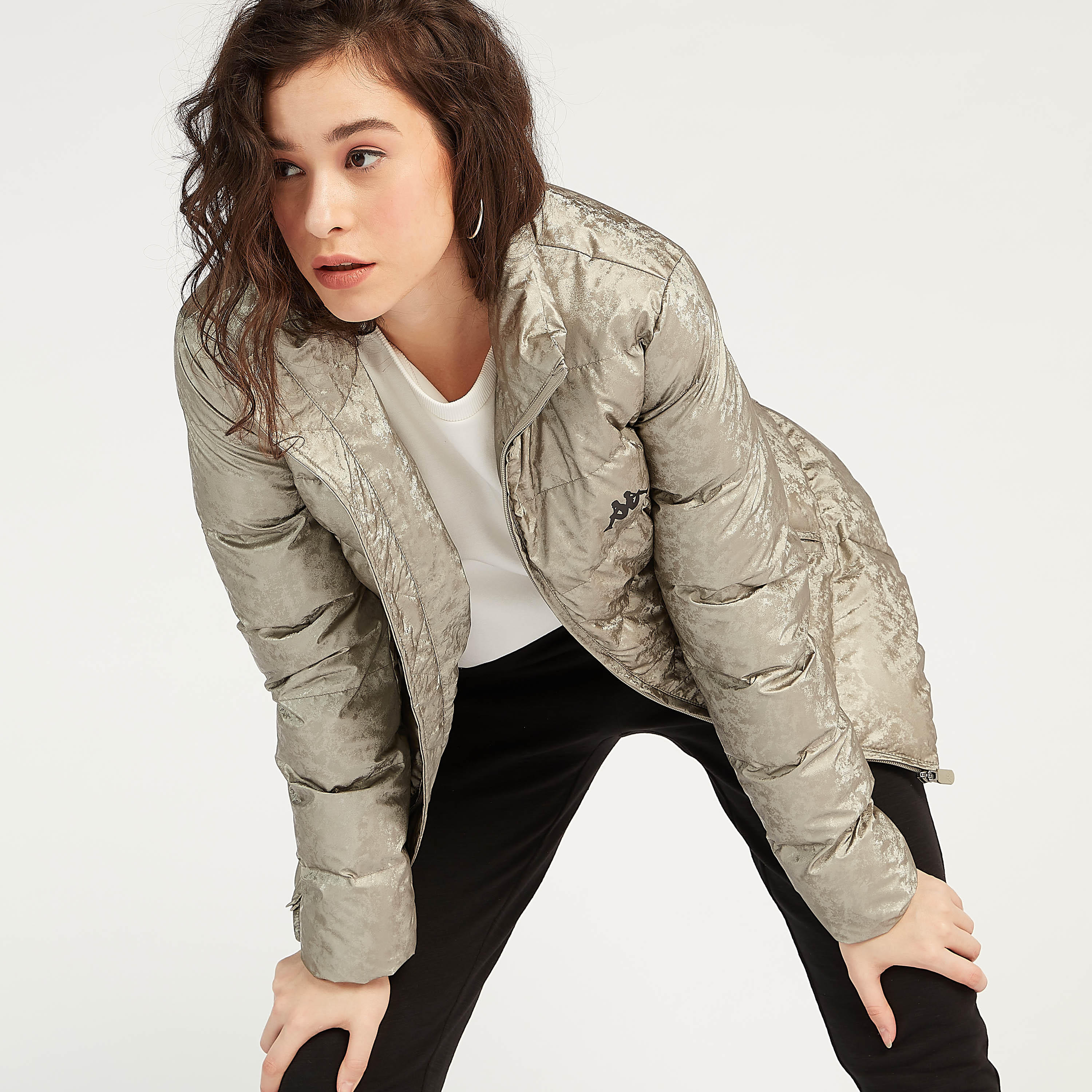 جاكيت منفوخ مستدام بسحّاب وأكمام طويلة من كابا-women-clothing-sportswearandactivewear-coatsandjackets-jackets-image-3