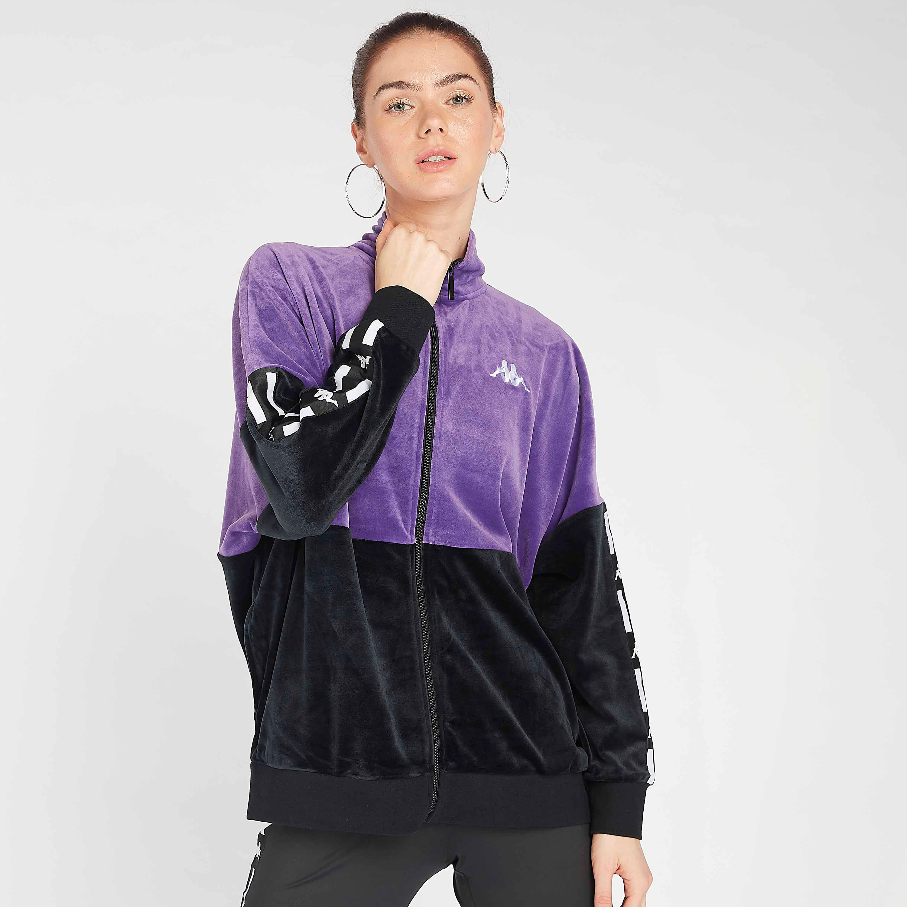 جاكيت بطبعات وأكمام طويلة وجيوب من كابا-women-clothing-sportswearandactivewear-coatsandjackets-jackets-image-4