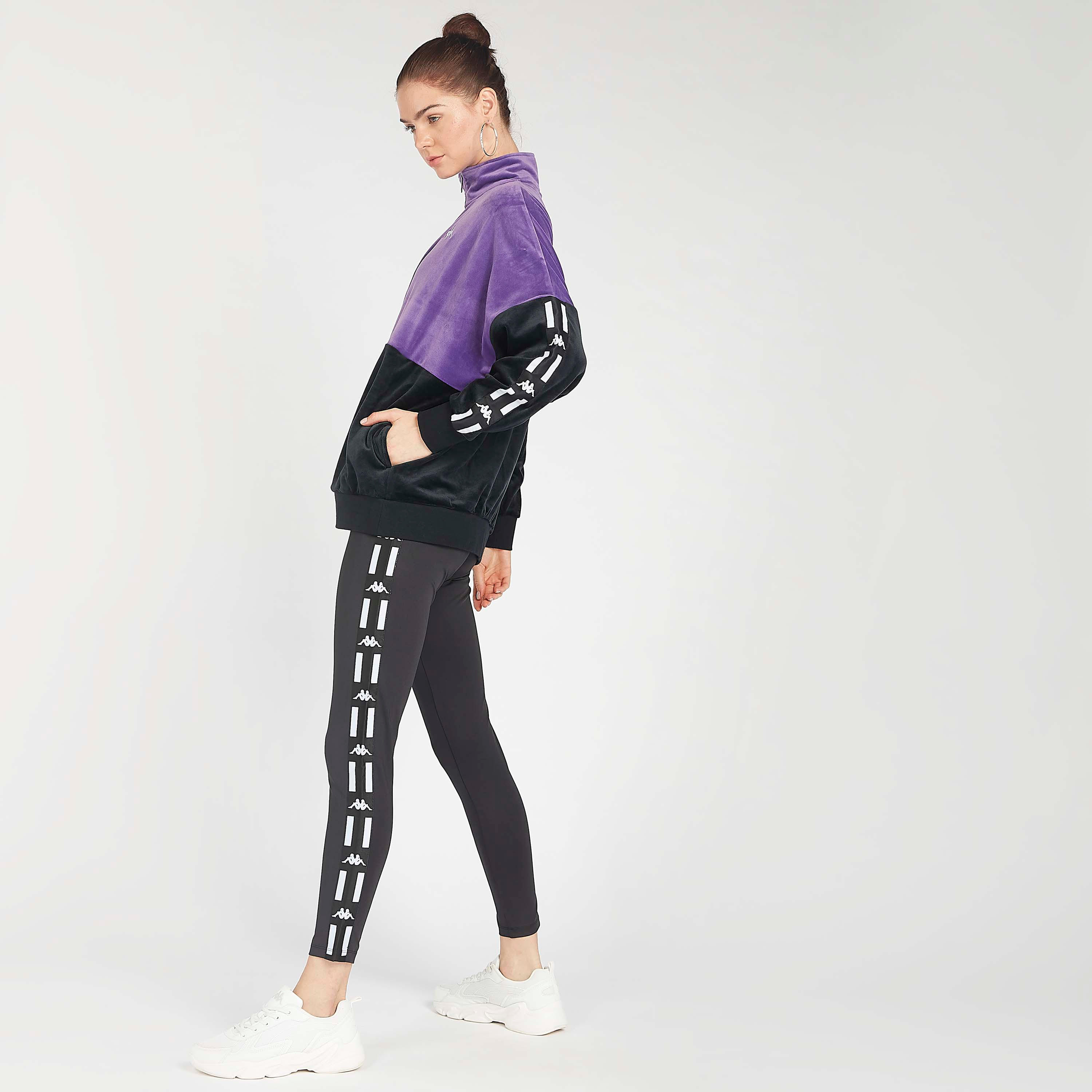بنطلون ليقنز بخصر مطّاطي وشريطة وطبعات من كابا-women-clothing-sportswearandactivewear-bottoms-image-2