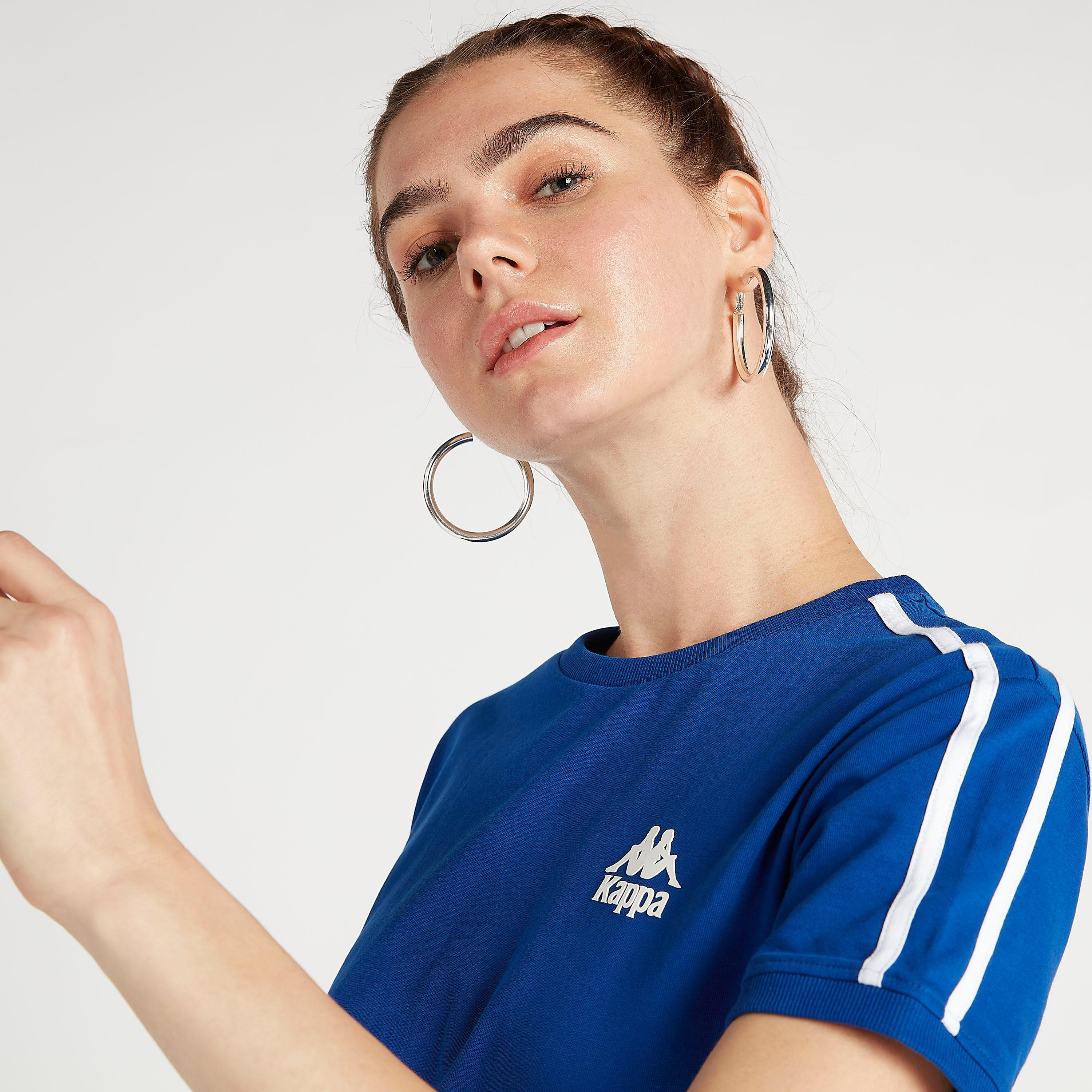 فستان تيشيرت بجيوب وطبعات شعار وتفاصيل شريطة من كابا-women-clothing-sportswearandactivewear-tshirtsandvests-image-2