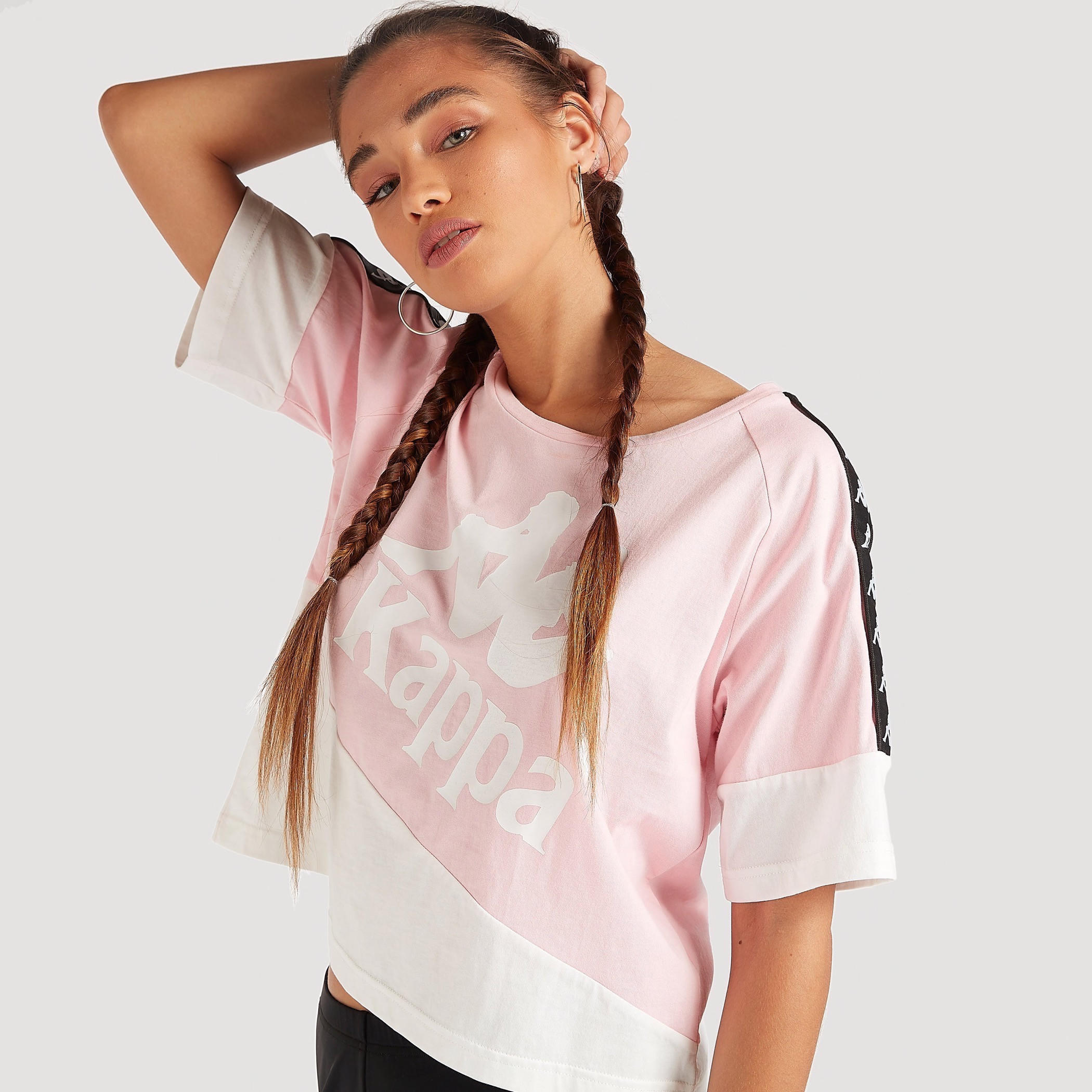 تيشيرت بياقة مستديرة وأكمام قصيرة وطبعات من كابا-women-clothing-sportswearandactivewear-tshirtsandvests-image-1