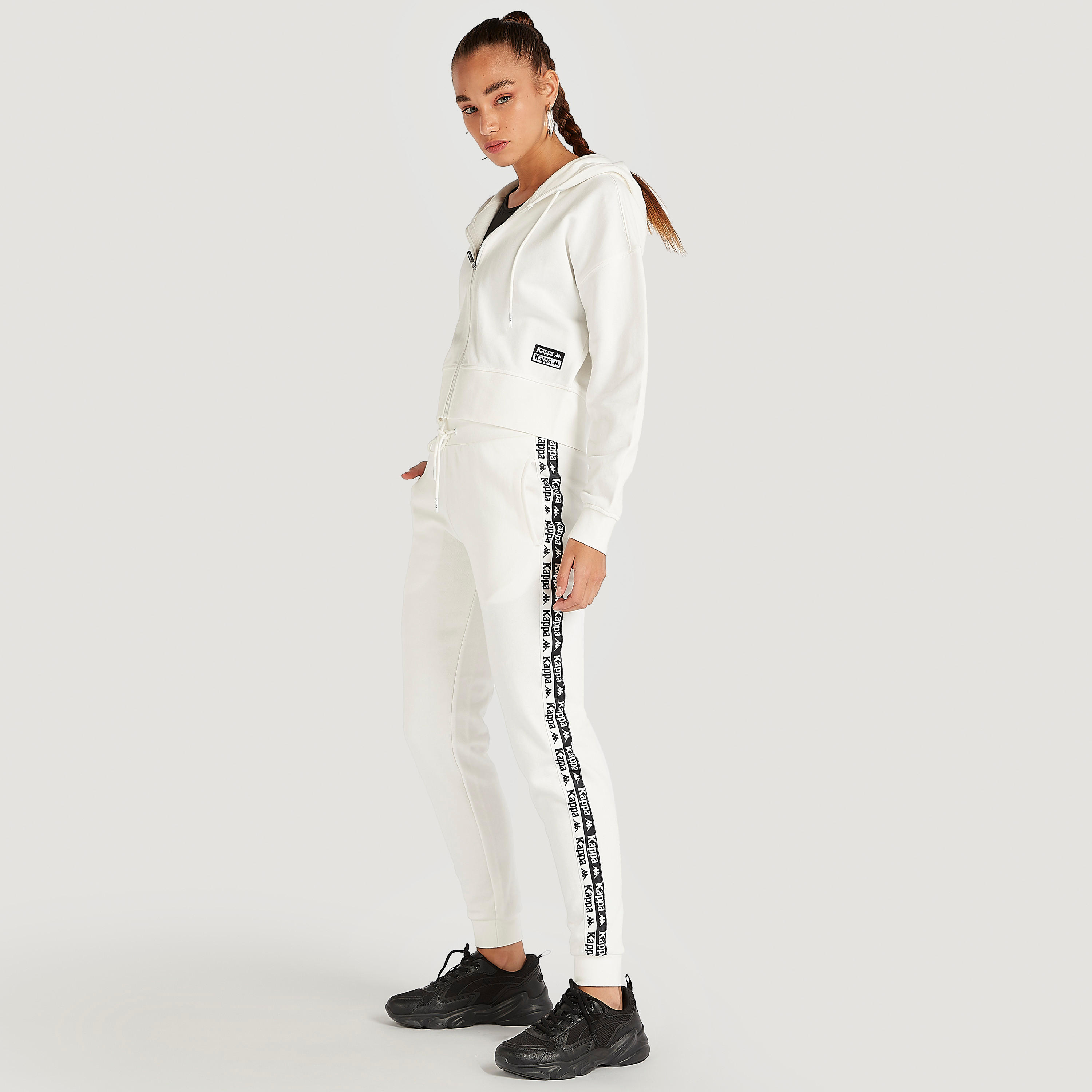 بنطلون رياضي سادة بتفاصيل شريطة شعار من كابا-women-clothing-bottoms-joggers-image-5
