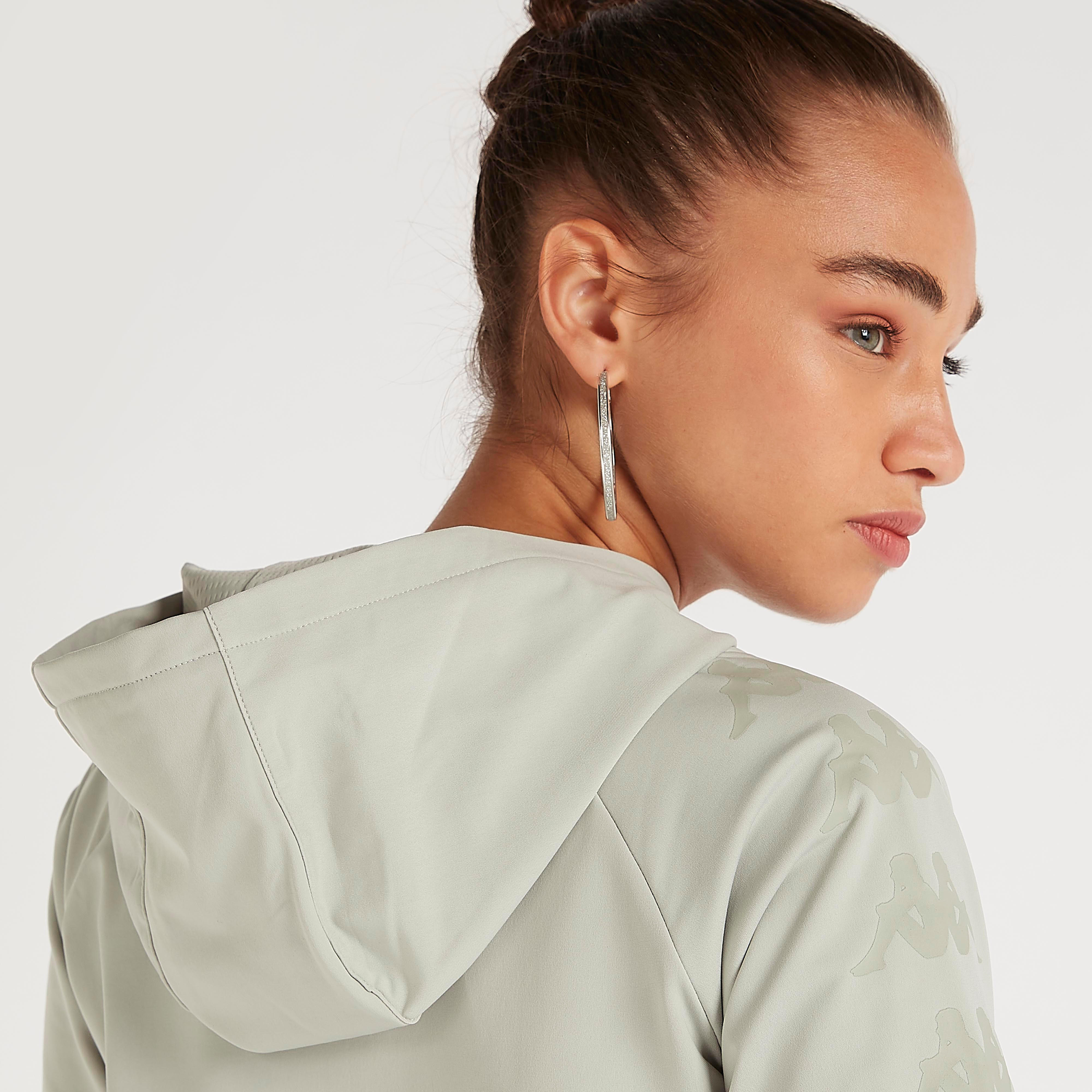 سويت شيرت قصير بقبّعة وأكمام طويلة وطبعات من كابا-women-clothing-sportswearandactivewear-hoodiesandsweatshirts-image-3