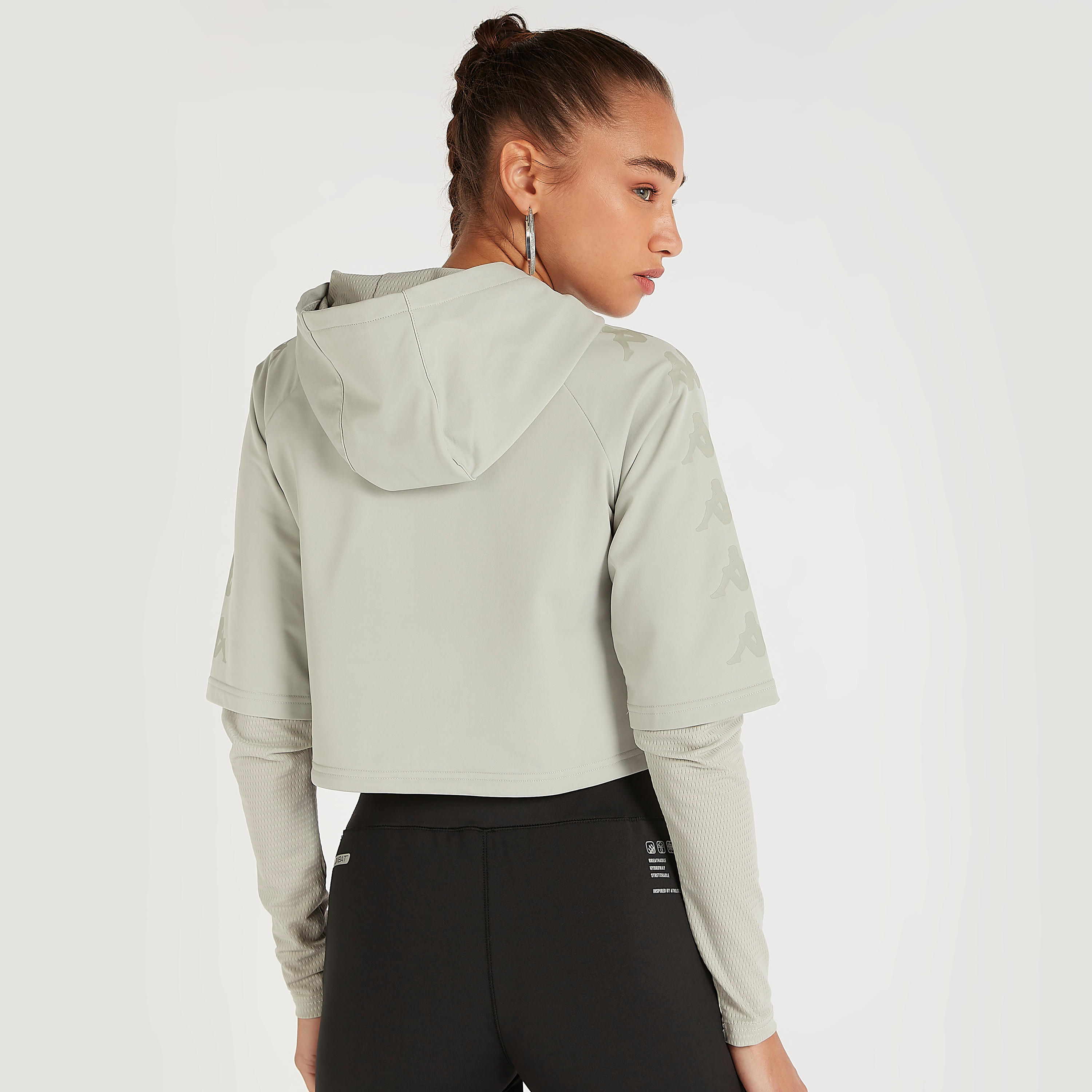 سويت شيرت قصير بقبّعة وأكمام طويلة وطبعات من كابا-women-clothing-sportswearandactivewear-hoodiesandsweatshirts-image-5