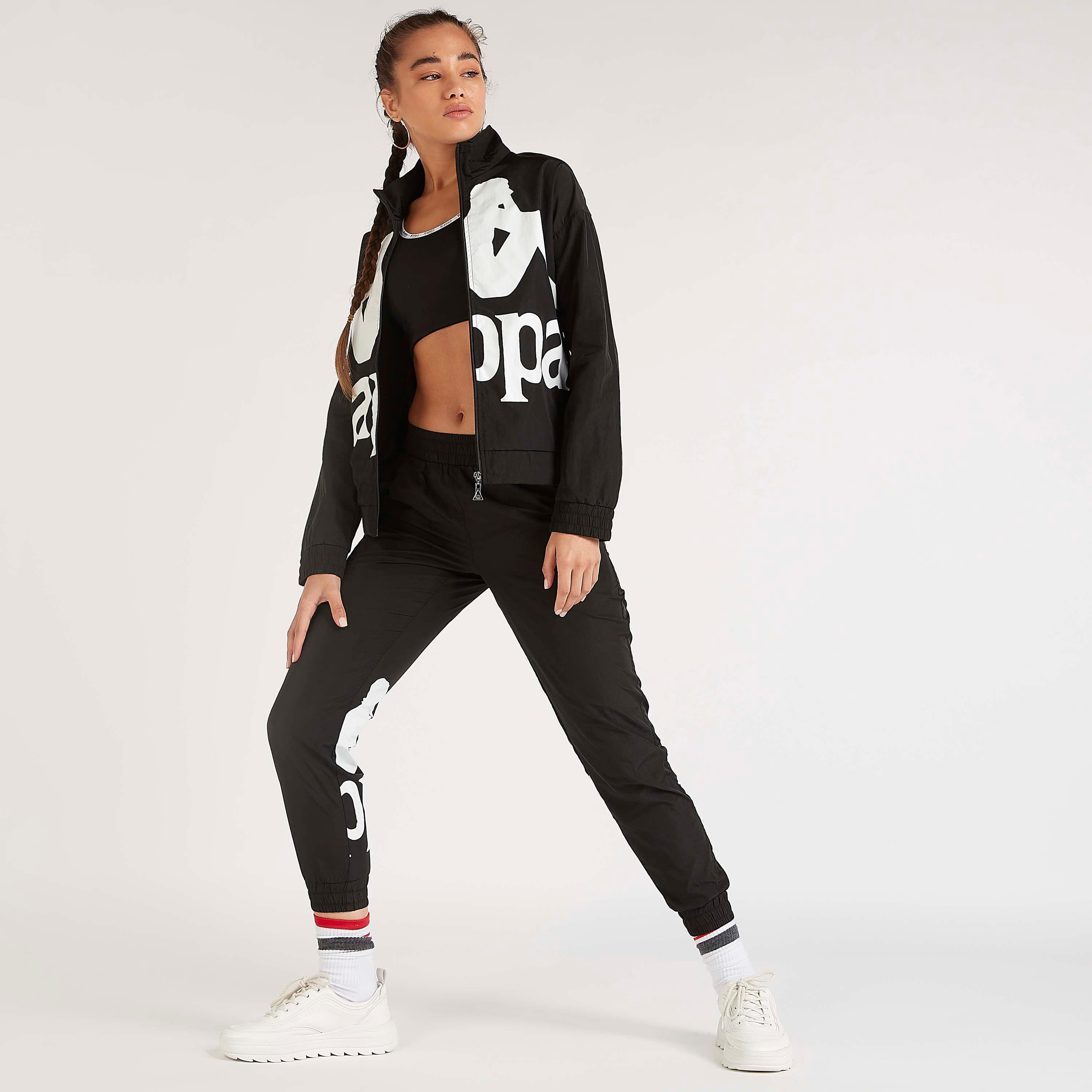 صدريّة رياضية بياقة عميقة وأطراف بطبعات من كابا-sports-women-clothing-sportsbras-image-2