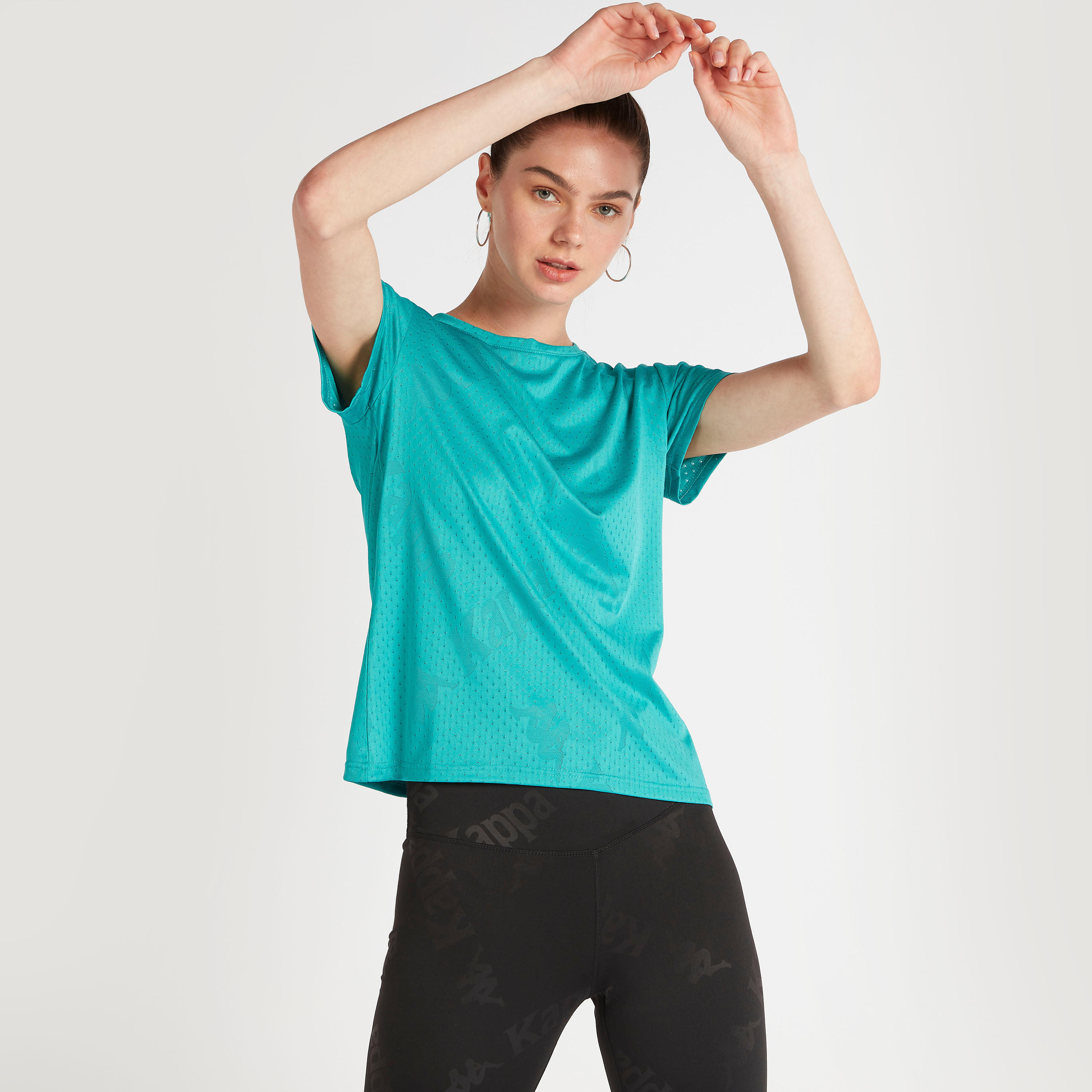 تيشيرت بارز الملمس بأكمام قصيرة من كابا-women-clothing-sportswearandactivewear-tshirtsandvests-image-1