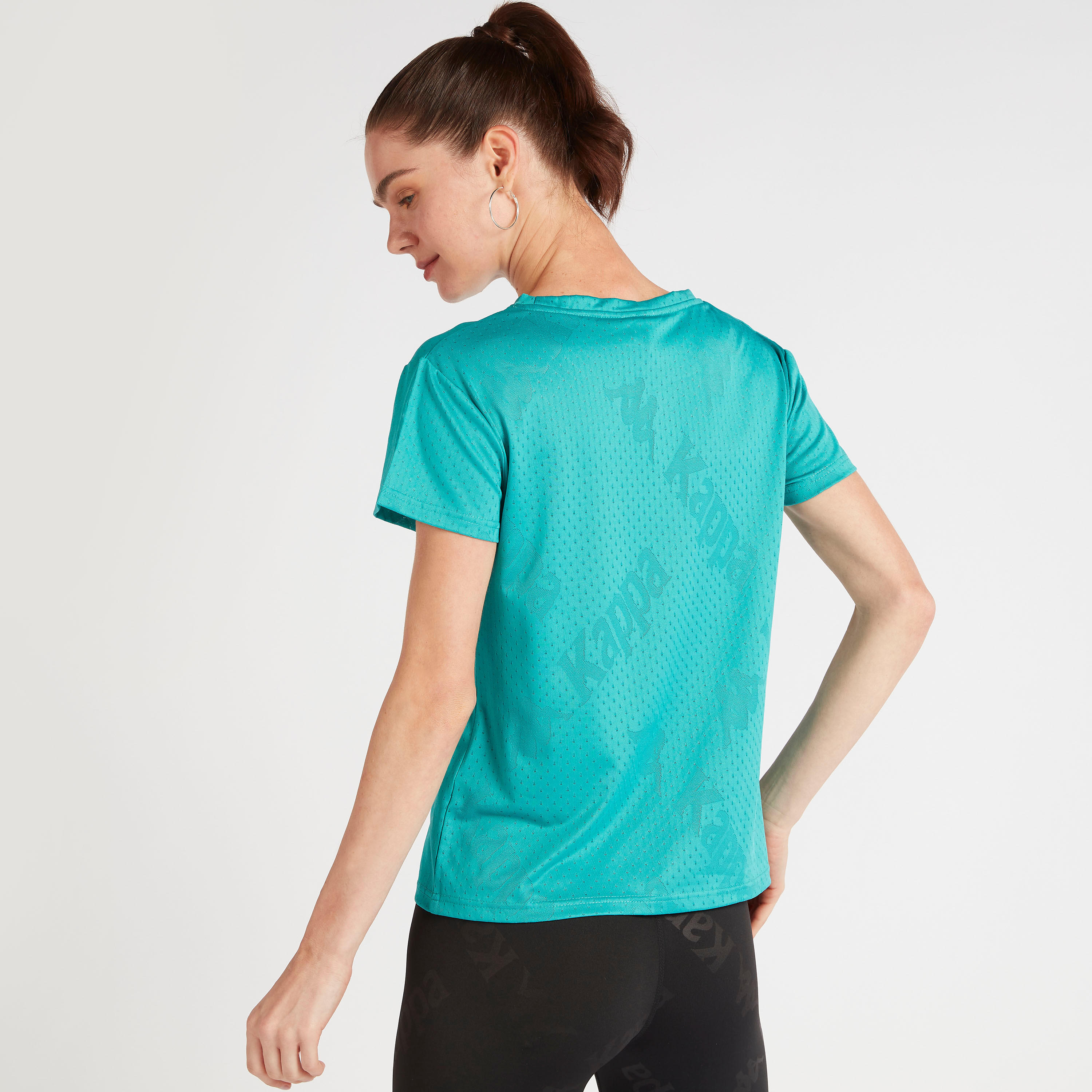 تيشيرت بارز الملمس بأكمام قصيرة من كابا-women-clothing-sportswearandactivewear-tshirtsandvests-image-4
