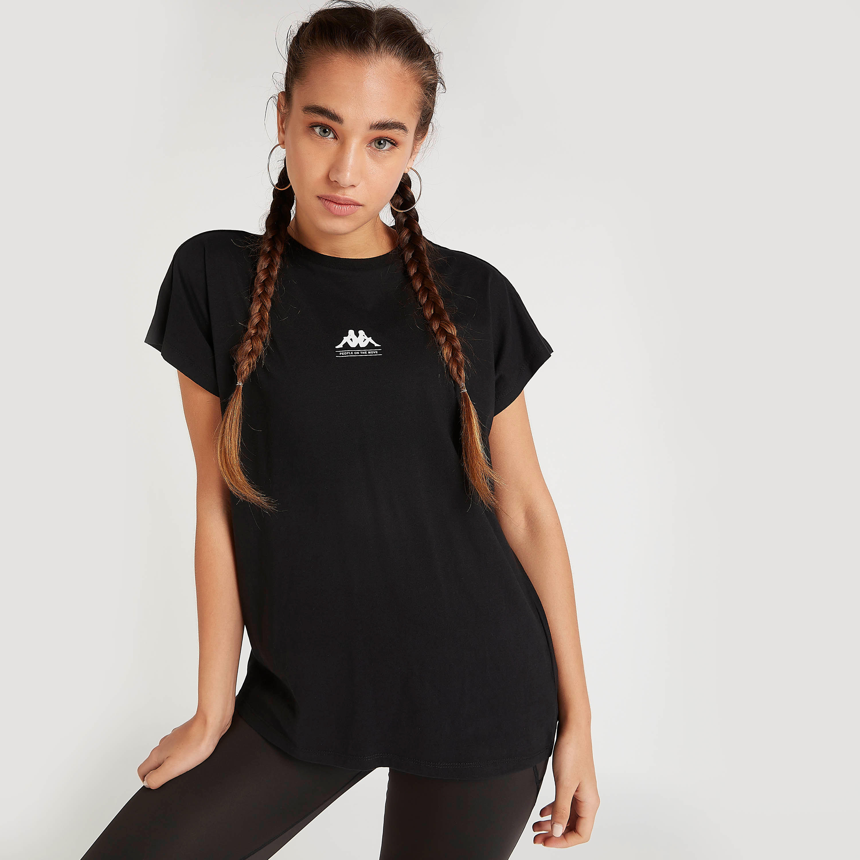 تيشيرت بياقة ضيّقة وأكمام كاب وطبعات من كابا-women-clothing-sportswearandactivewear-tshirtsandvests-image-2