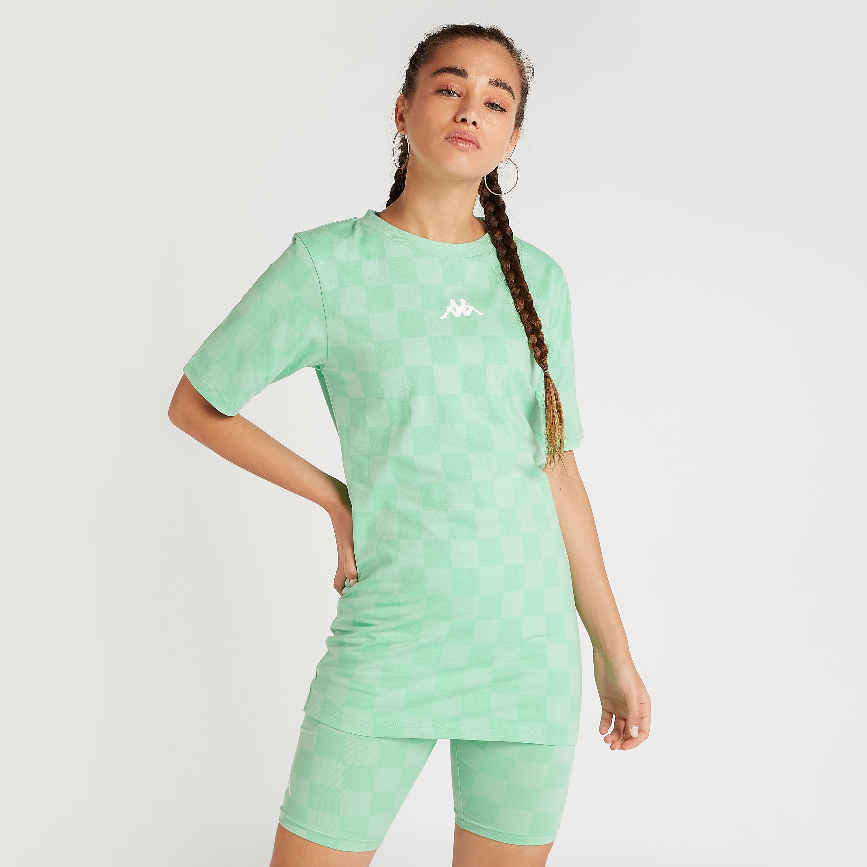 تيشيرت كاروهات بياقة ضيّقة وأكمام قصيرة من كابا-women-clothing-sportswearandactivewear-tshirtsandvests-image-1