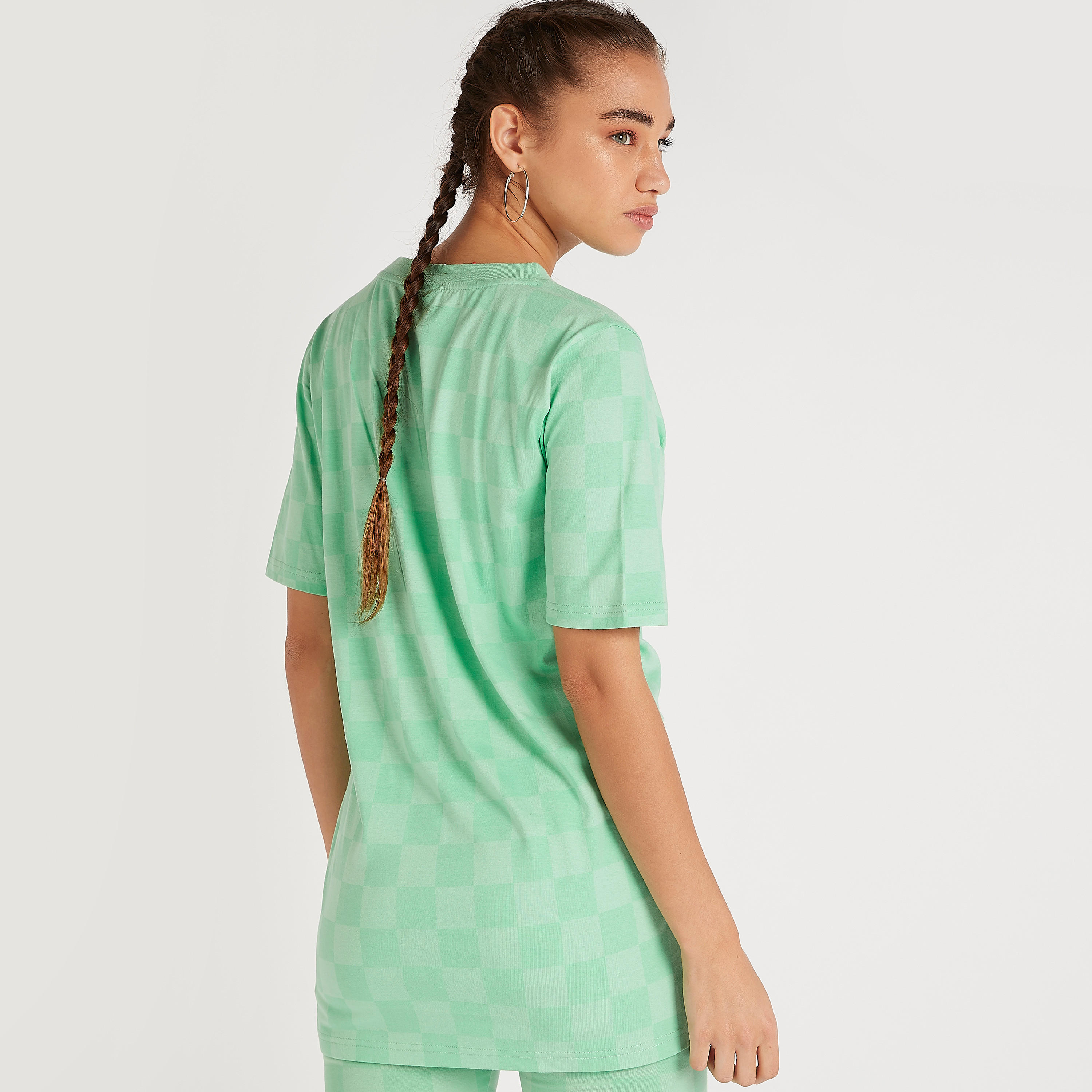تيشيرت كاروهات بياقة ضيّقة وأكمام قصيرة من كابا-women-clothing-sportswearandactivewear-tshirtsandvests-image-4