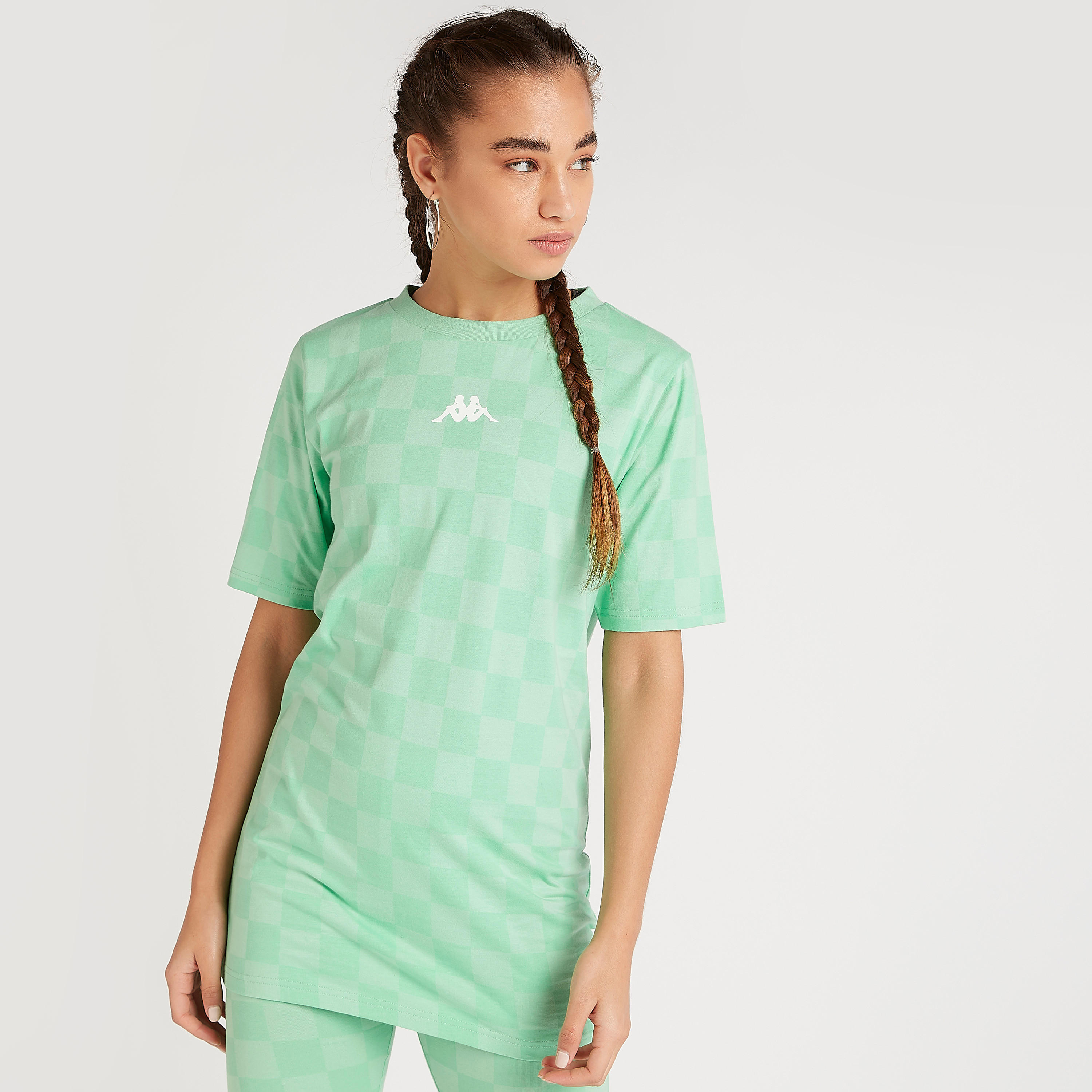 تيشيرت كاروهات بياقة ضيّقة وأكمام قصيرة من كابا-women-clothing-sportswearandactivewear-tshirtsandvests-image-5