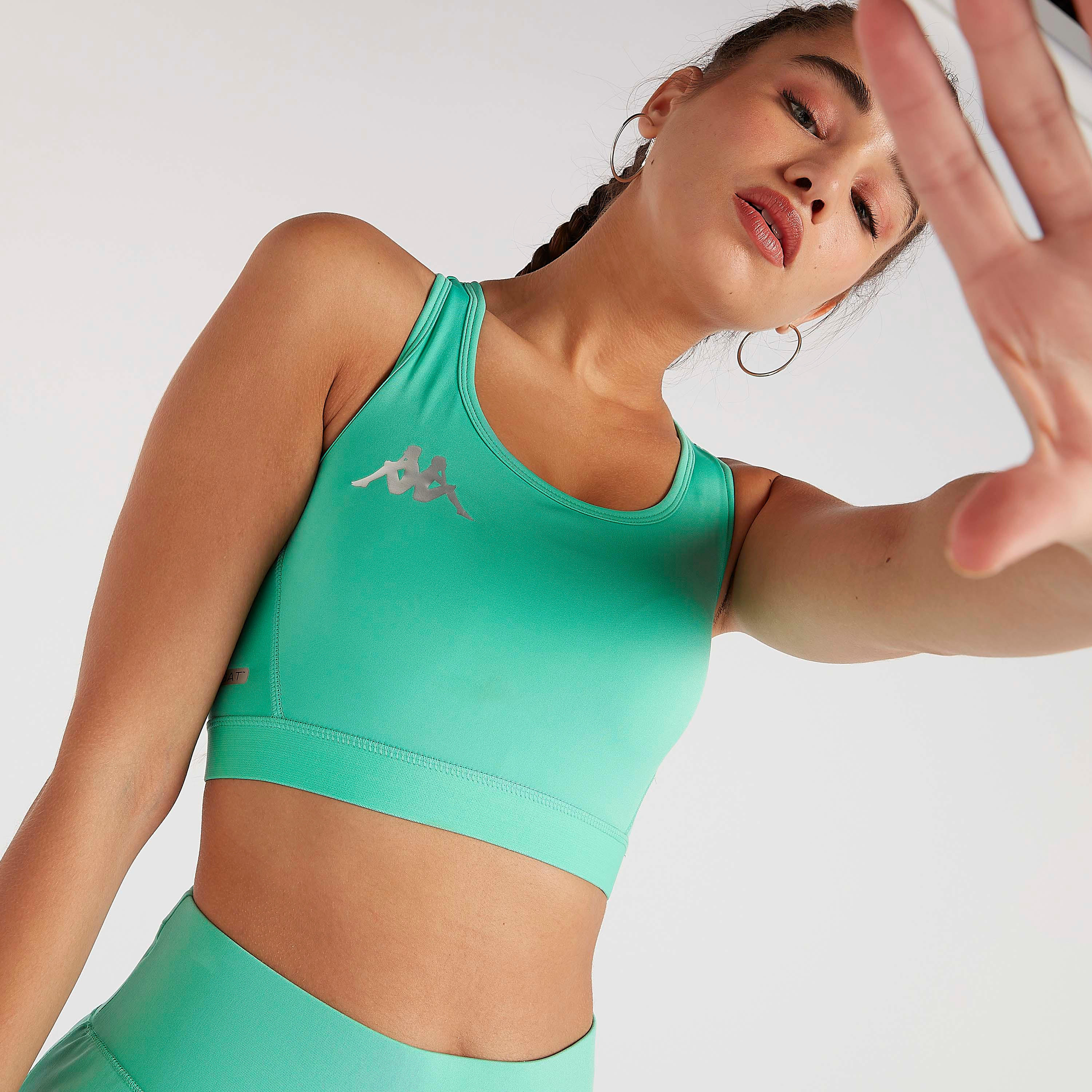 صدرية رياضية سادة بياقة مستديرة وتفاصيل متقاطعة من الخلف من كابا-sports-women-clothing-sportsbras-image-1