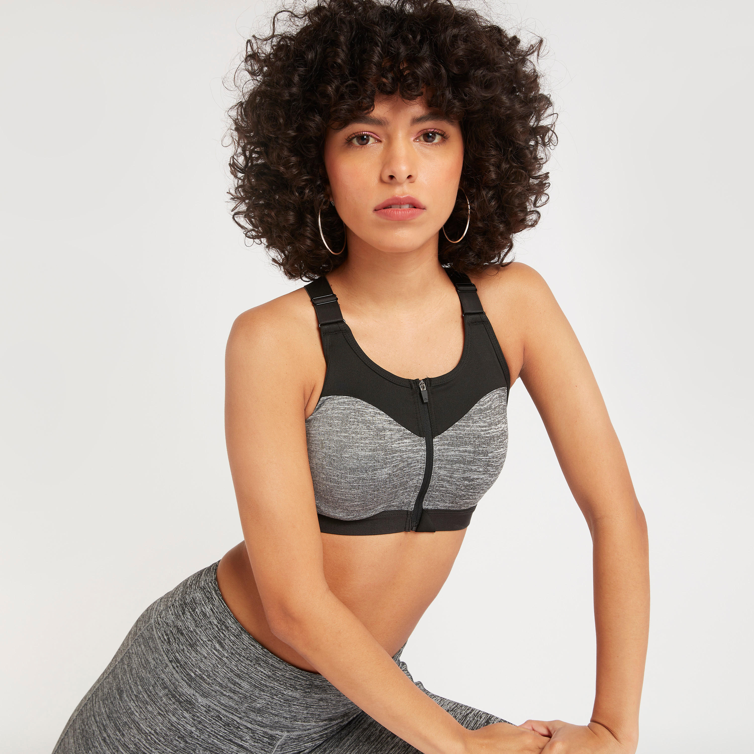 صدريّة رياضية داعمة عالية بسحّاب وتصميم متقاطع من الخلف من كابا-sports-women-clothing-sportsbras-image-1