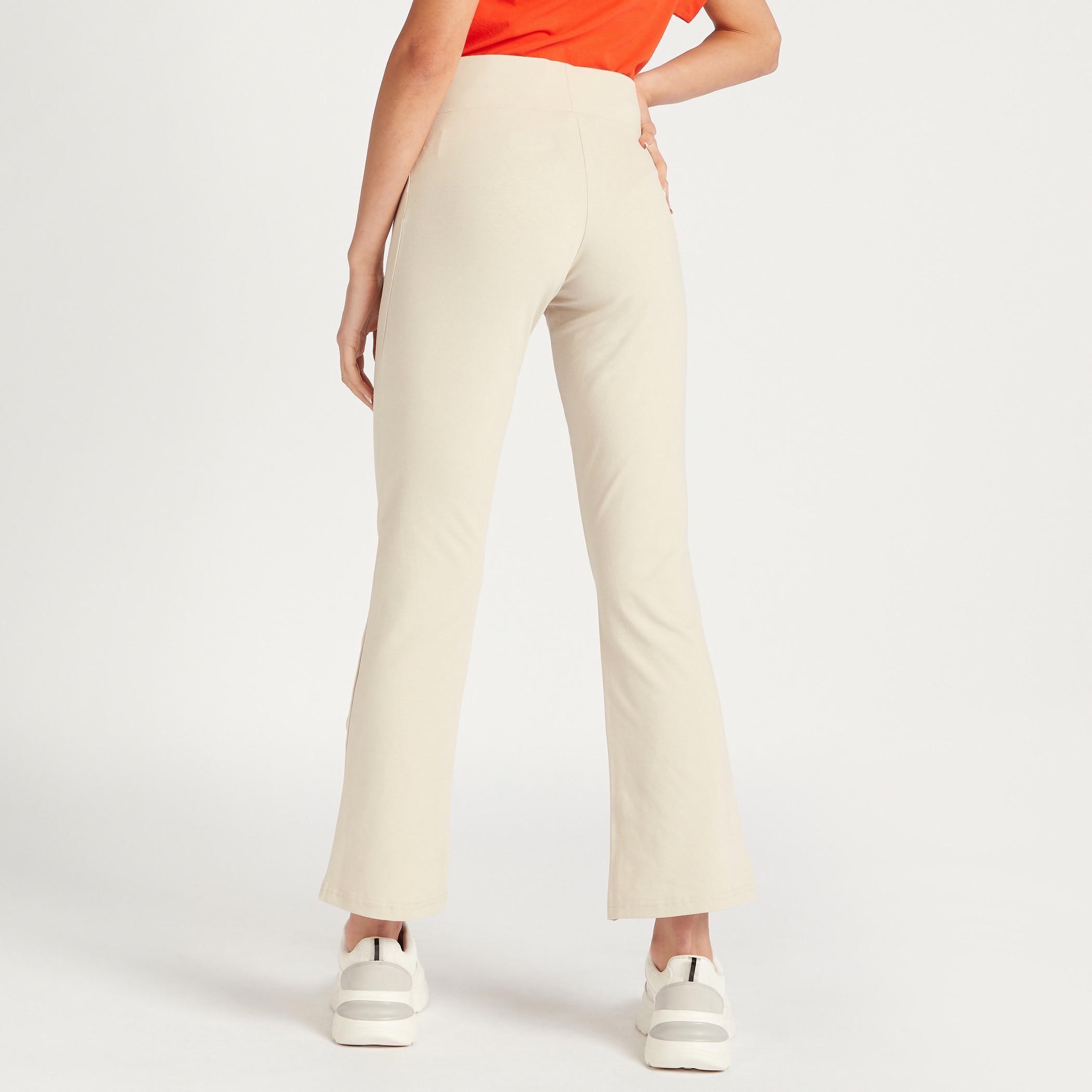 بنطلون رياضي سادة مع خصر مطّاطي من كابا-women-clothing-bottoms-joggers-image-1