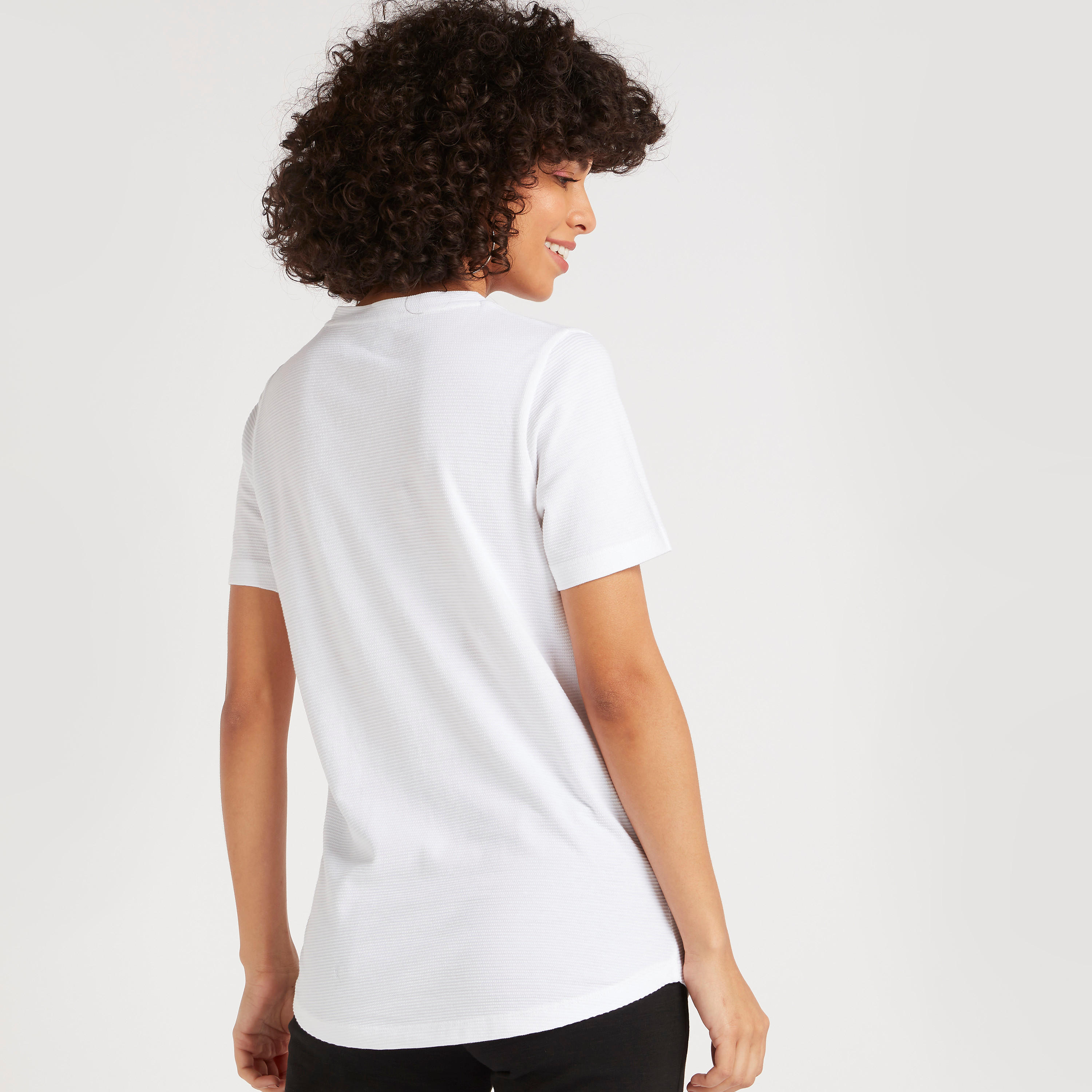 تيشيرت بأكمام قصيرة وطبعات من كابا-women-clothing-sportswearandactivewear-tshirtsandvests-image-4