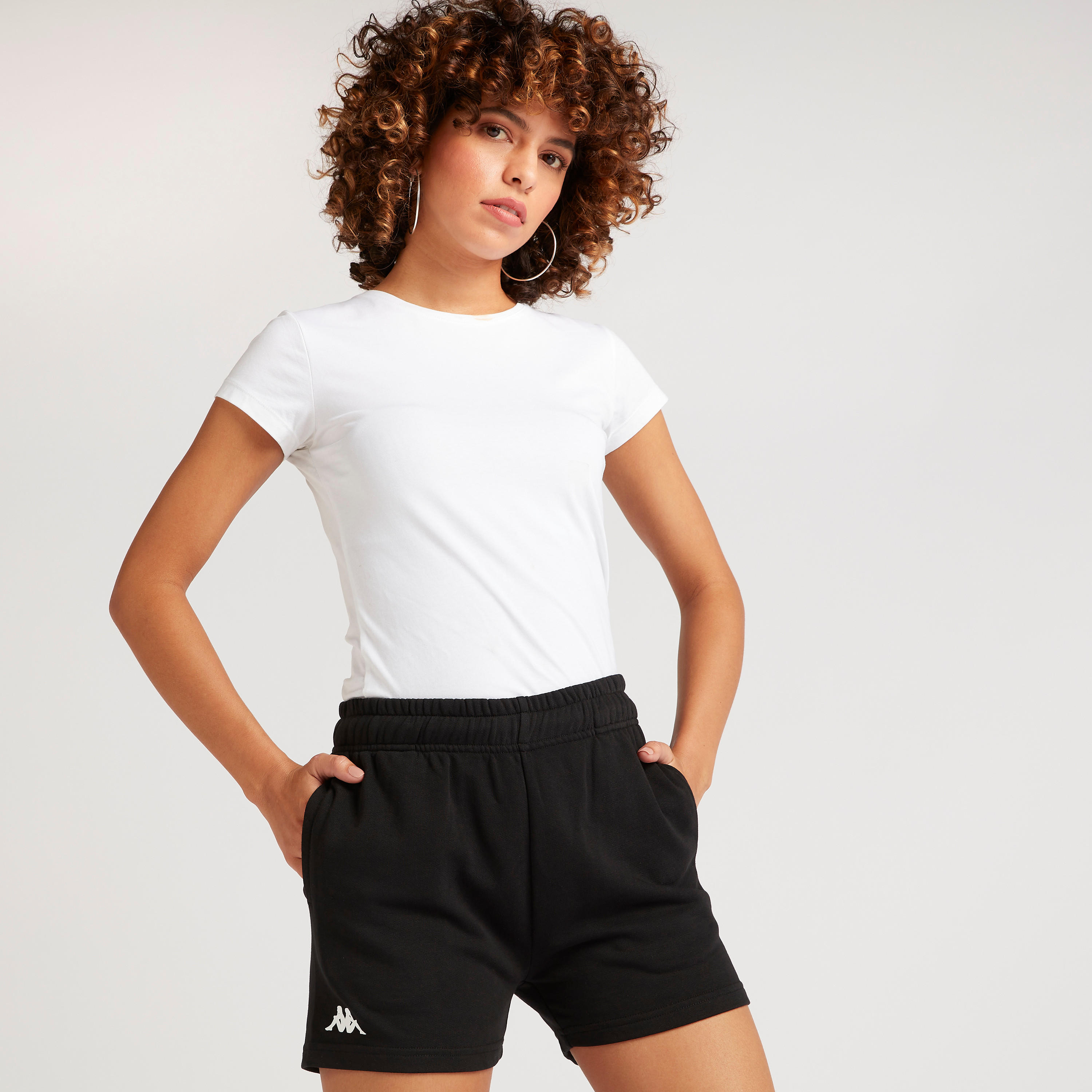 شورت سادة بخصر مطاطي وجيوب من كابا-women-clothing-bottoms-shorts-image-4
