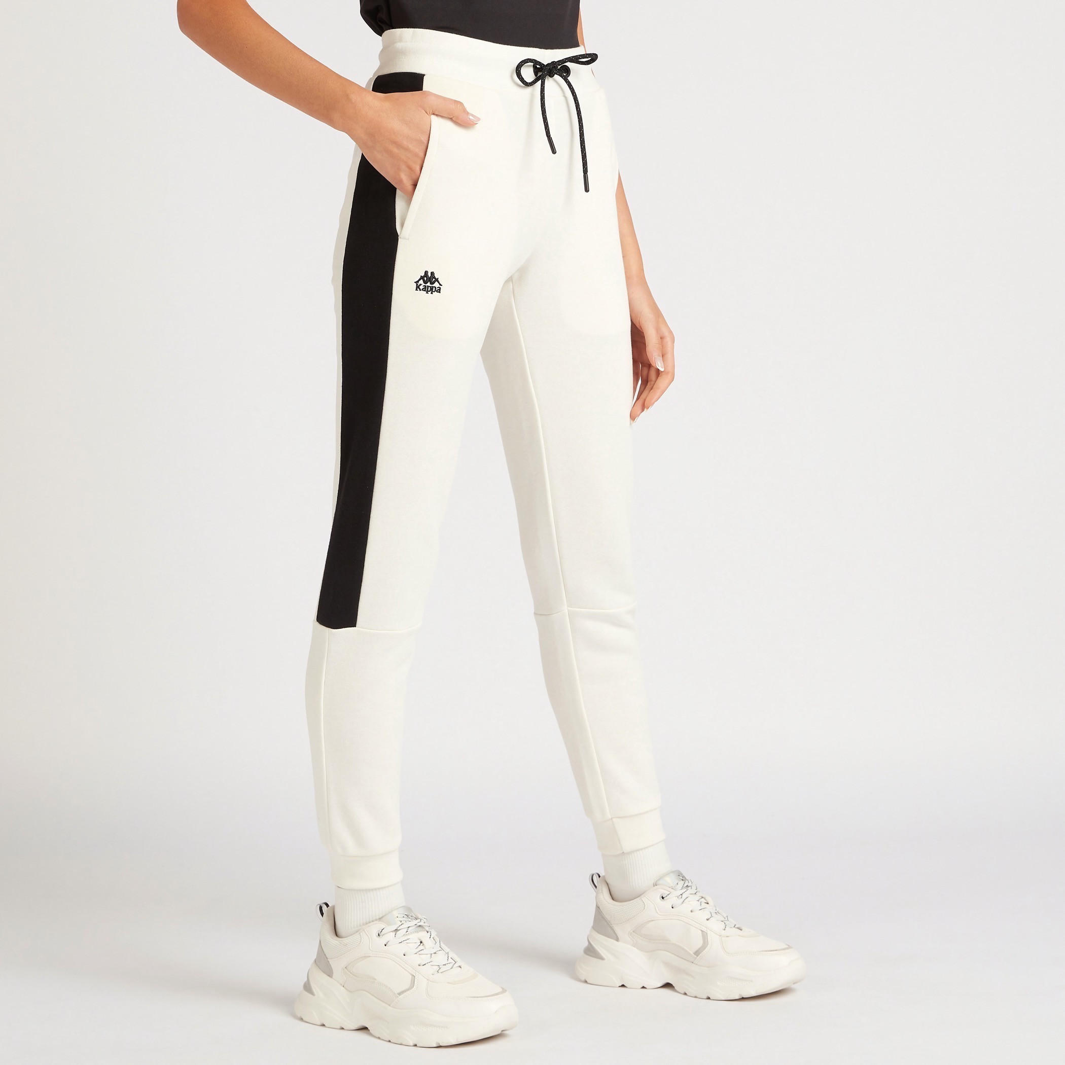 بنطلون رياضي بتفاصيل شعار مع لوحات متباينة-women-clothing-bottoms-joggers-image-1