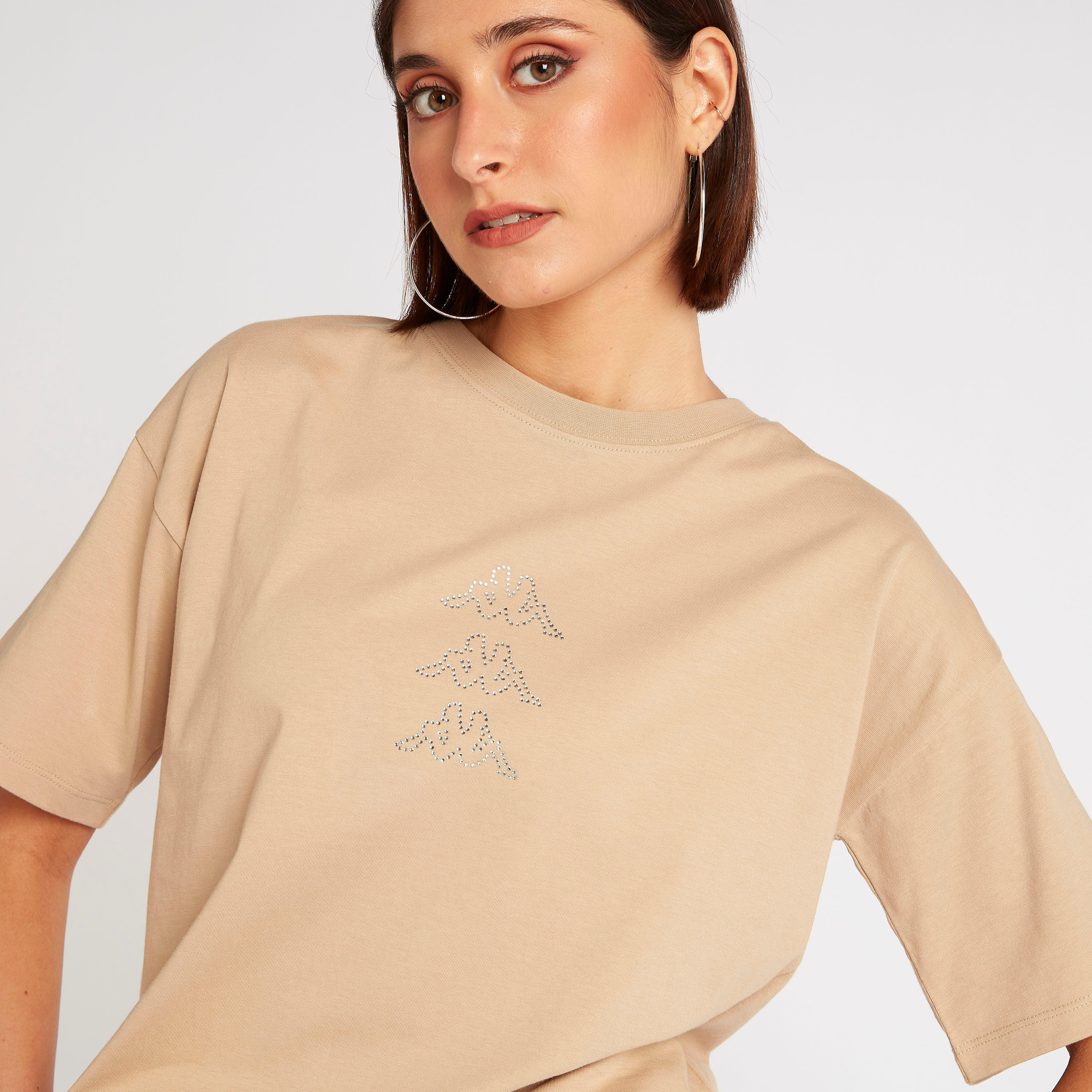 تيشيرت بأكمام قصيرة وتفاصيل شعار من كابا-women-clothing-sportswearandactivewear-tshirtsandvests-image-3