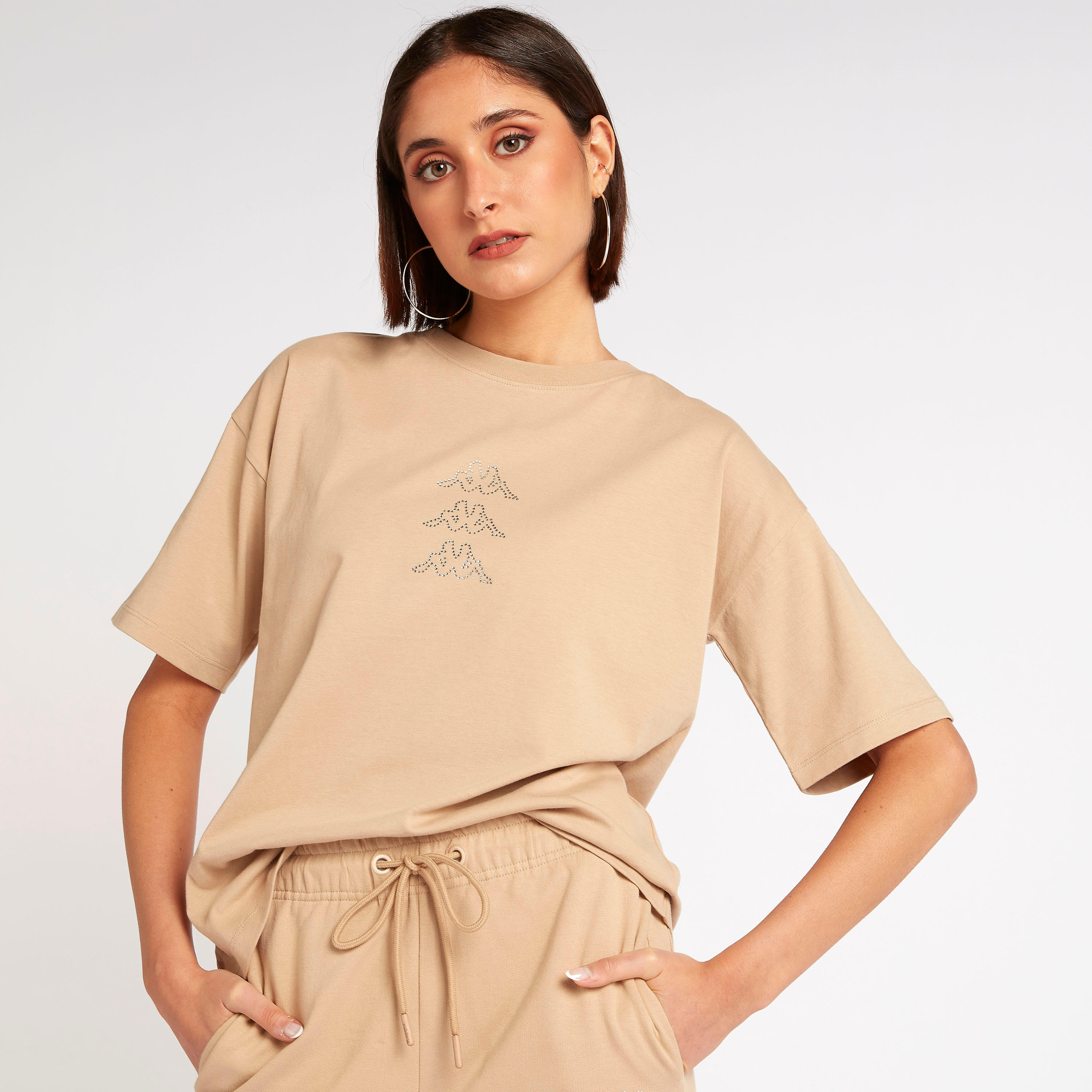 تيشيرت بأكمام قصيرة وتفاصيل شعار من كابا-women-clothing-sportswearandactivewear-tshirtsandvests-image-5