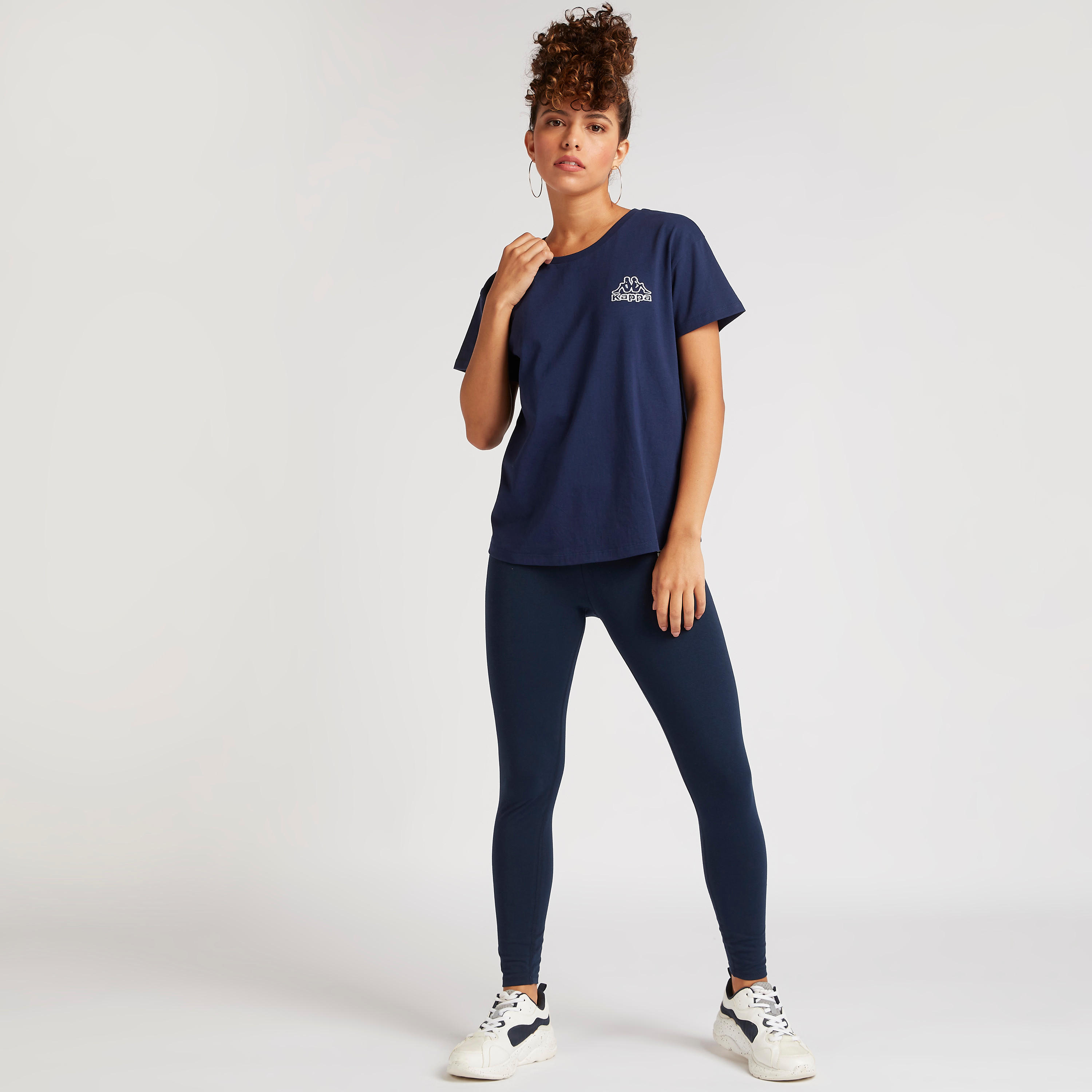 تيشيرت بأكمام كاب وطبعات شعار من كابا-women-clothing-tshirts-image-2