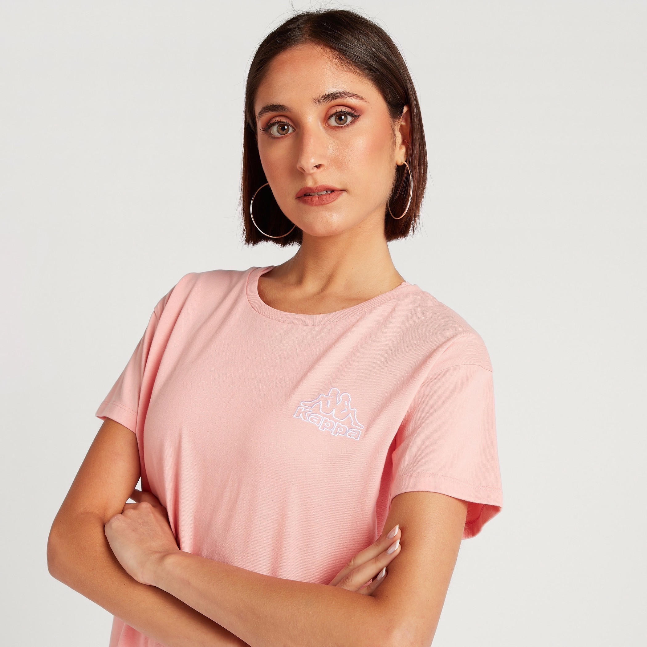 تيشيرت بأكمام قصيرة وطبعات شعار من كابا-women-clothing-tshirts-image-3