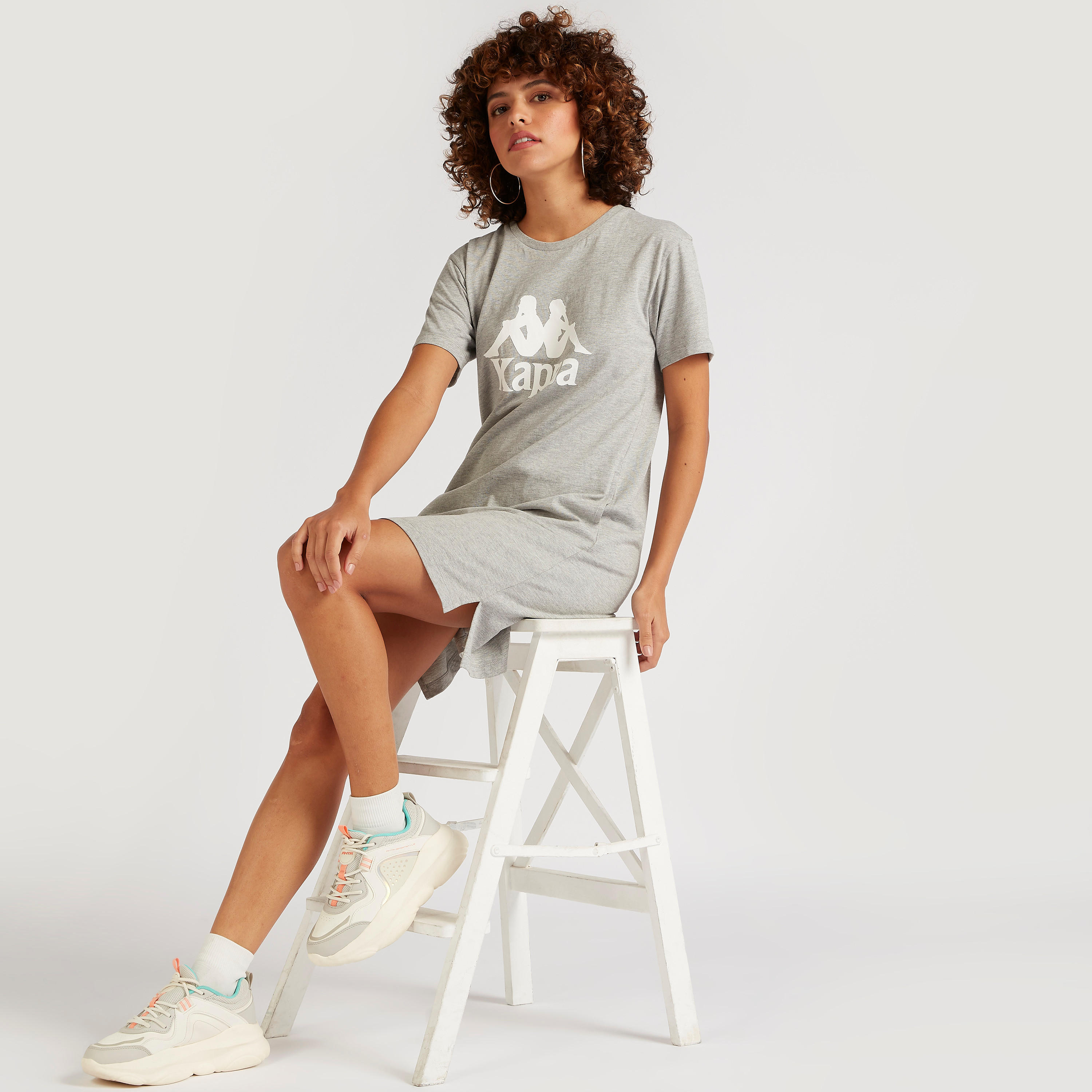 فستان تيشيرت بطبعات من كابا-women-clothing-sportswearandactivewear-tshirtsandvests-image-4