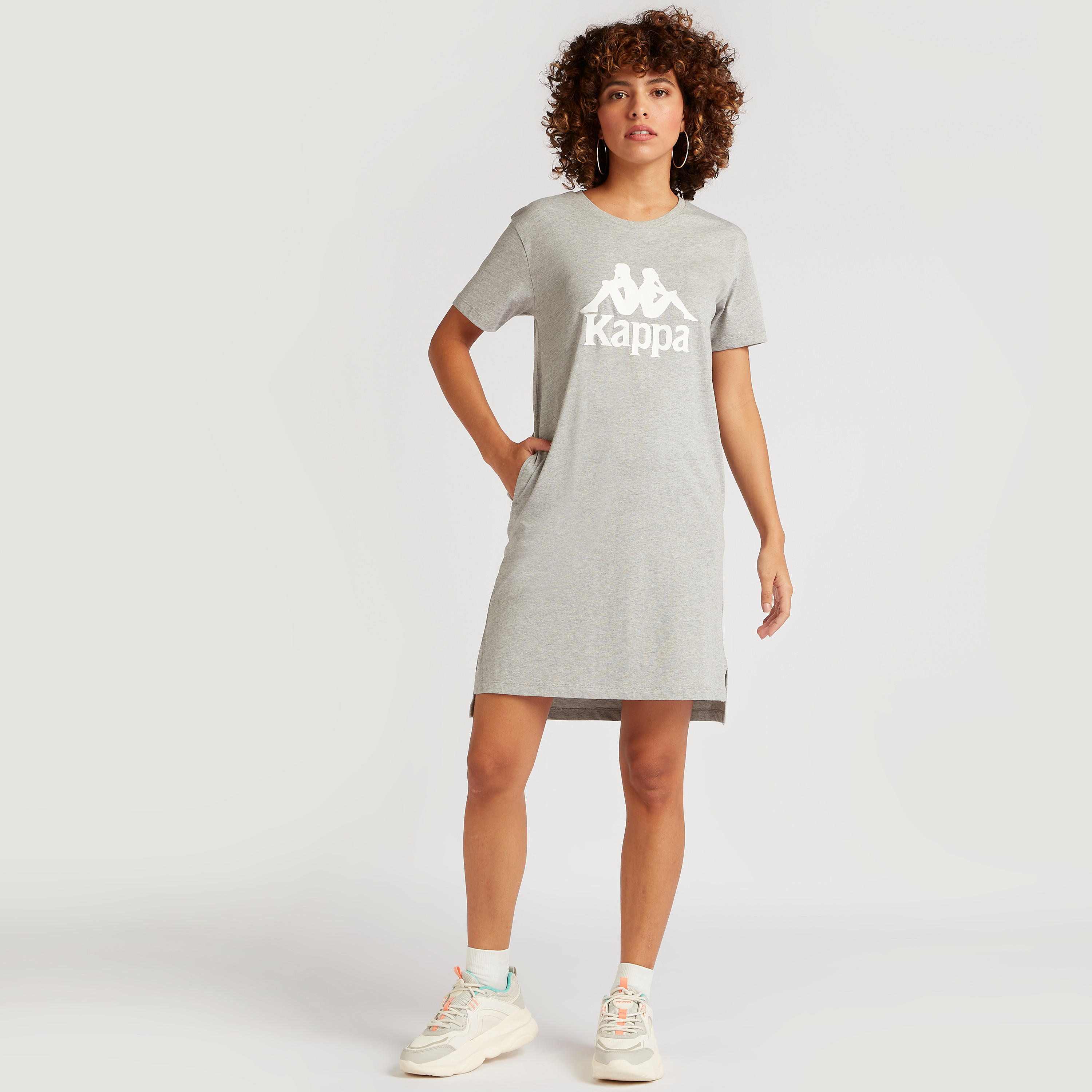 فستان تيشيرت بطبعات من كابا-women-clothing-sportswearandactivewear-tshirtsandvests-image-1