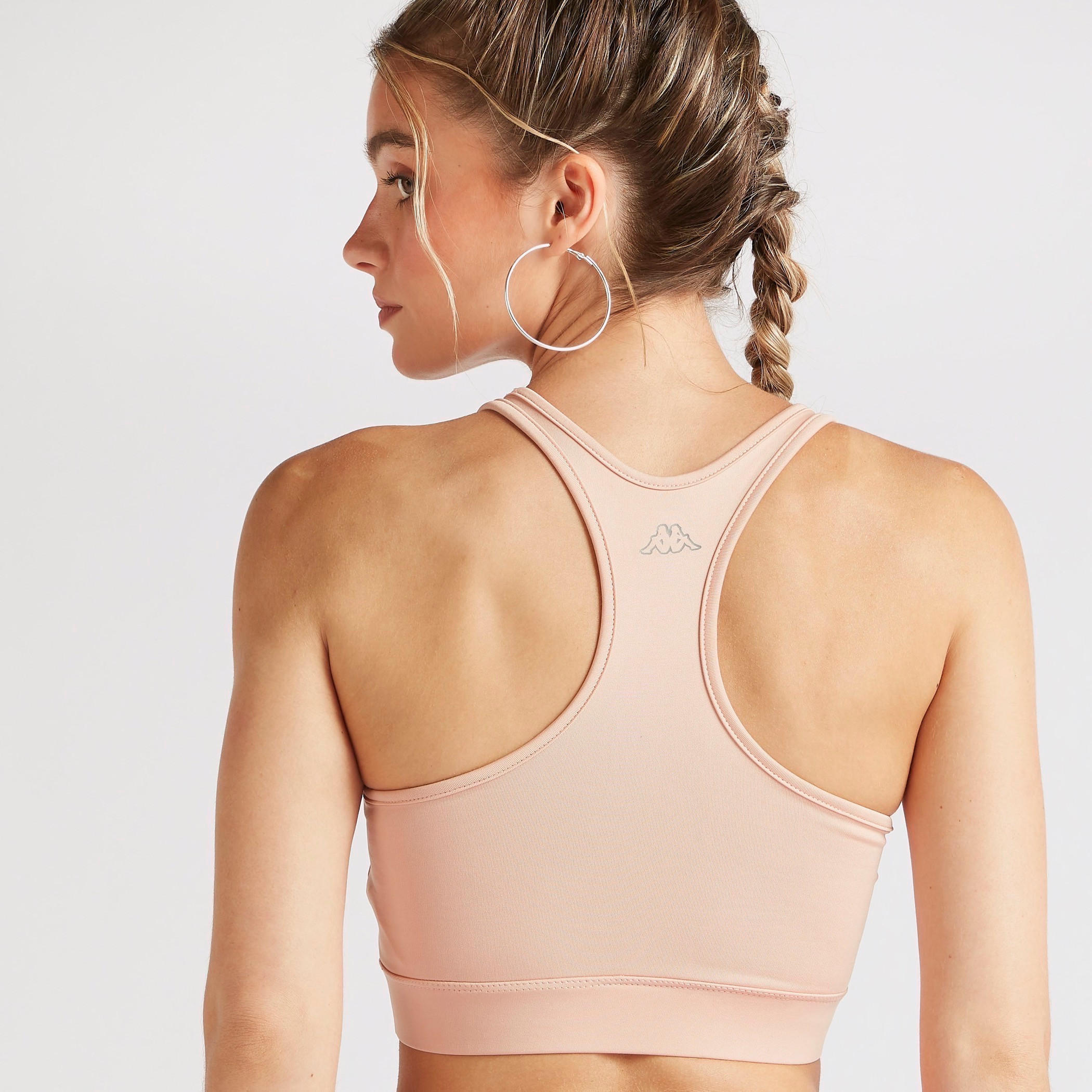 صدرية رياضية سادة بتصميم متقاطع من الخلف وشعار من كابا-sports-women-clothing-sportsbras-image-2