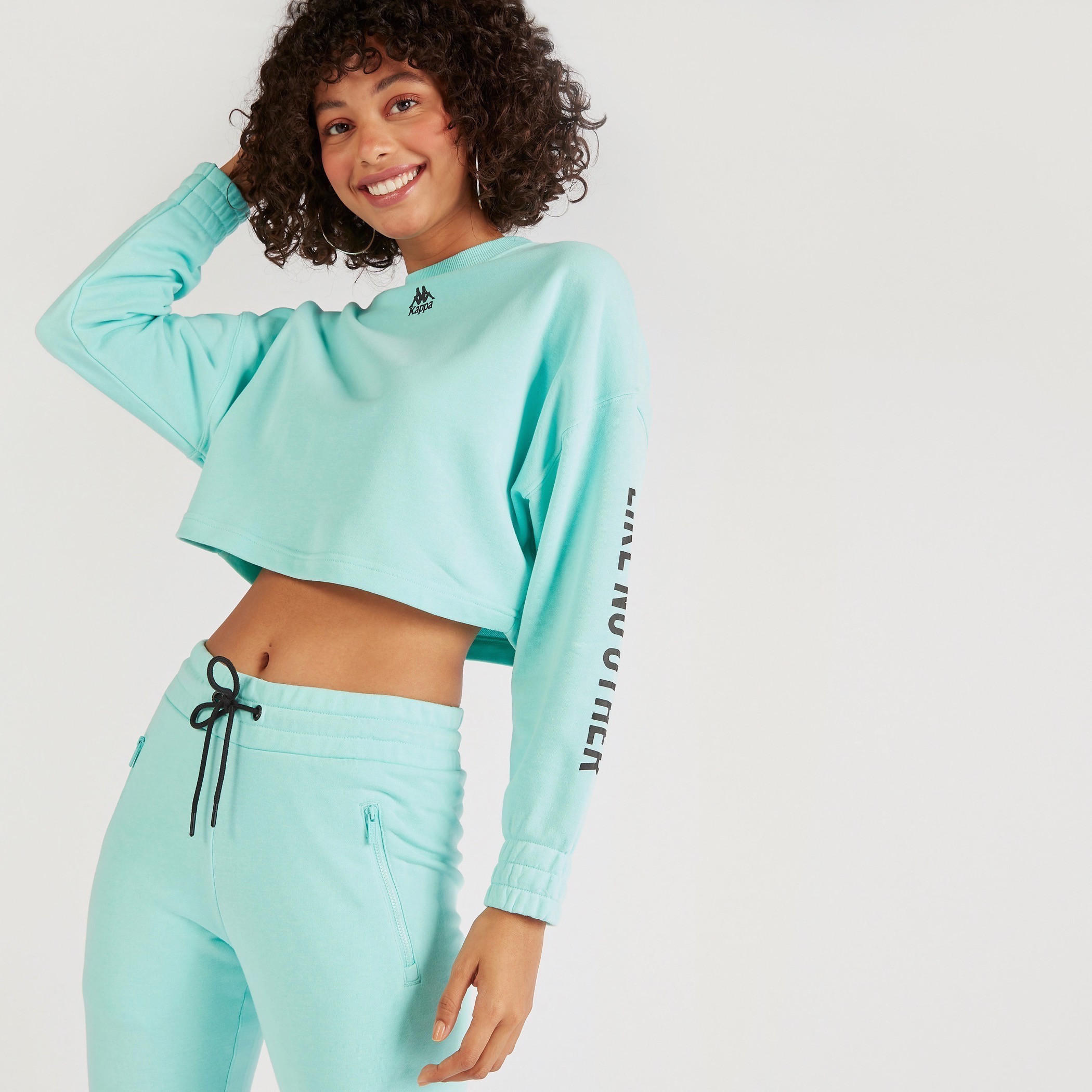 سويت شيرت قصير بأكمام طويلة وطبعات من كابا-women-clothing-sportswearandactivewear-hoodiesandsweatshirts-image-5