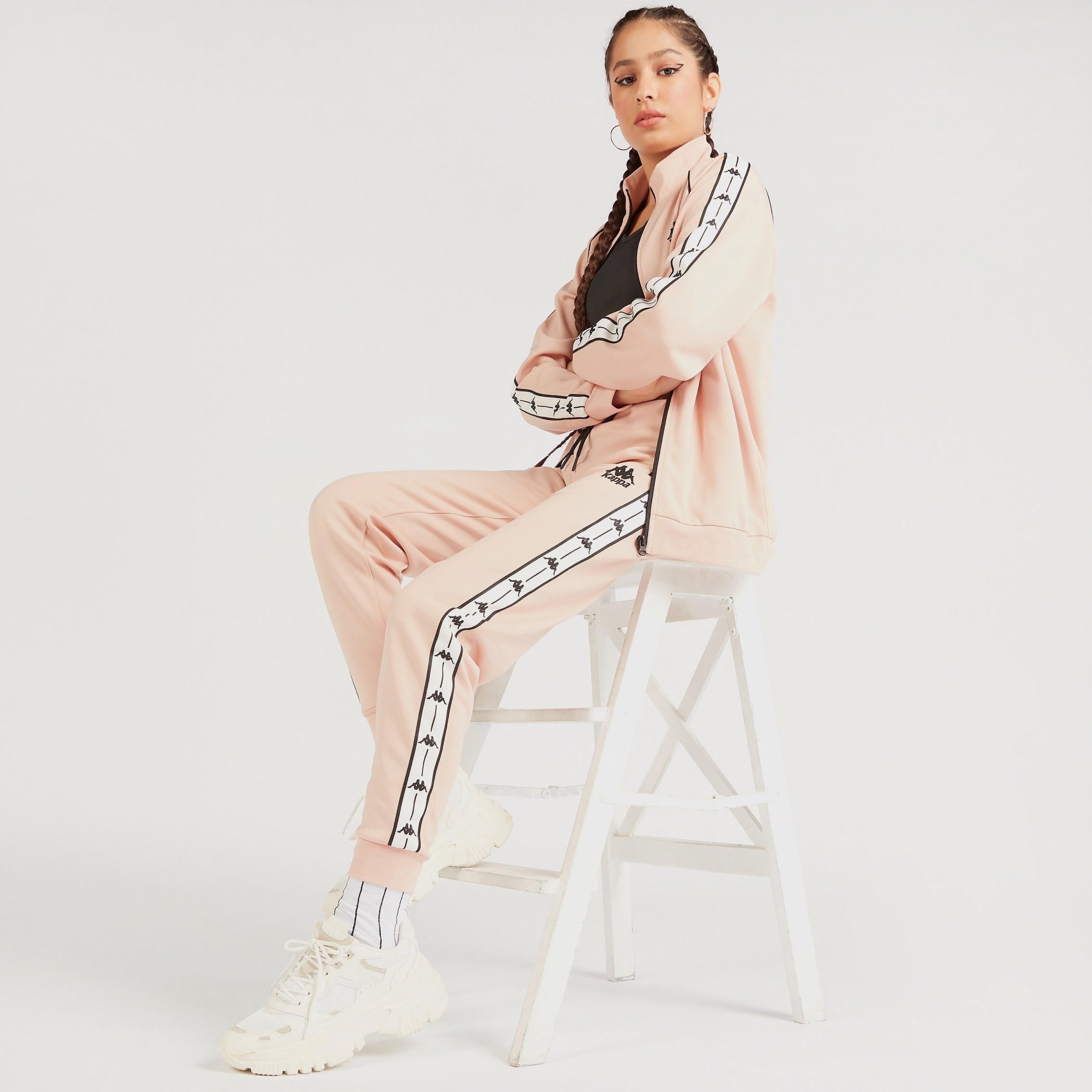 بنطلون رياضي برباط إغلاق وطبعات من كابا-women-clothing-bottoms-joggers-image-2