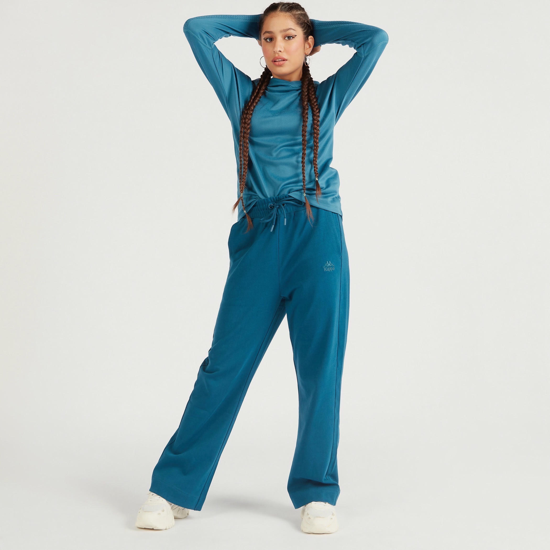 سويت شيرت سادة بقبعة وأكمام طويلة من كابا-women-clothing-sportswearandactivewear-hoodiesandsweatshirts-image-2
