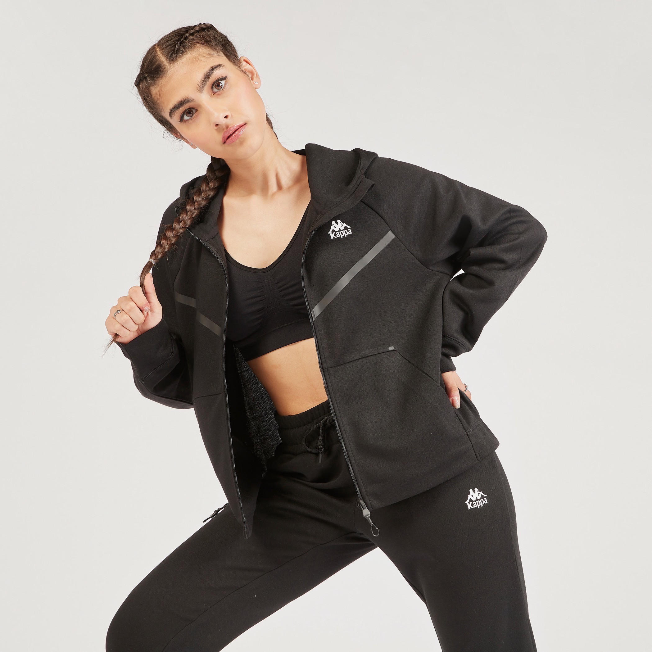 جاكيت سادة بسحّاب وقبّعة وأكمام طويلة وجيوب من كابا-women-clothing-sportswearandactivewear-coatsandjackets-jackets-image-5