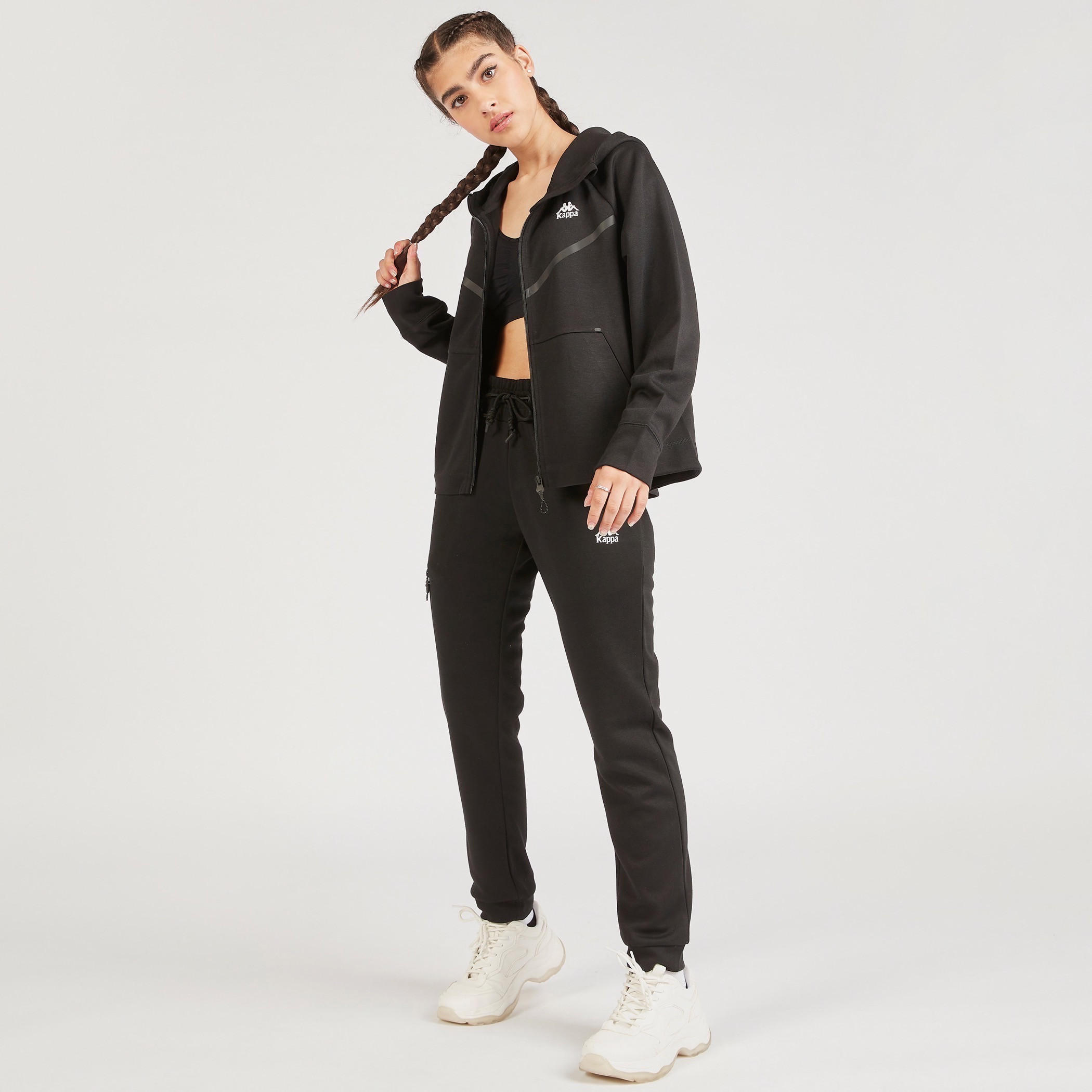 جاكيت سادة بسحّاب وقبّعة وأكمام طويلة وجيوب من كابا-women-clothing-sportswearandactivewear-coatsandjackets-jackets-image-3