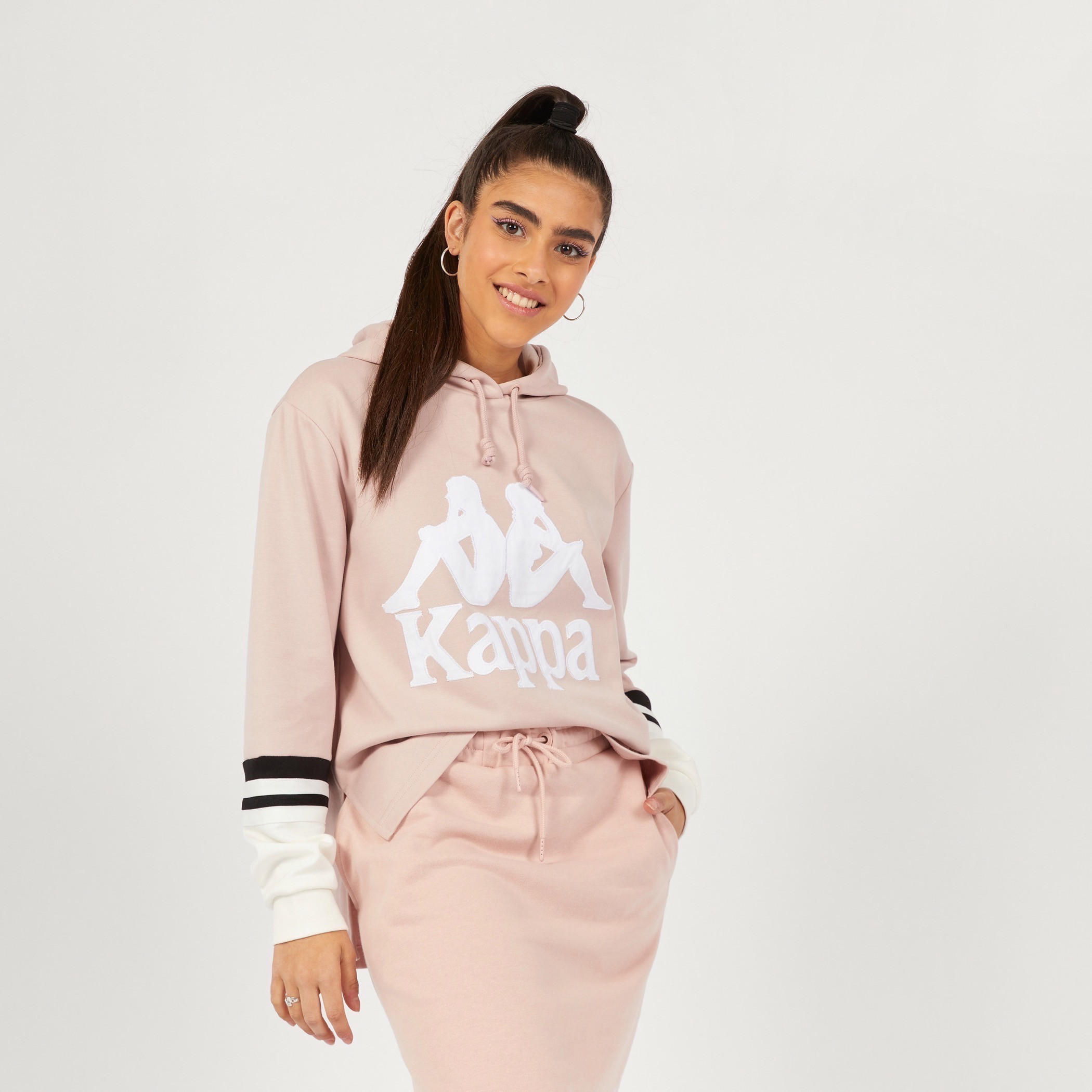 سويت شيرت بقبعة وأكمام طويلة وطبعات من كابا-women-clothing-sportswearandactivewear-hoodiesandsweatshirts-image-6