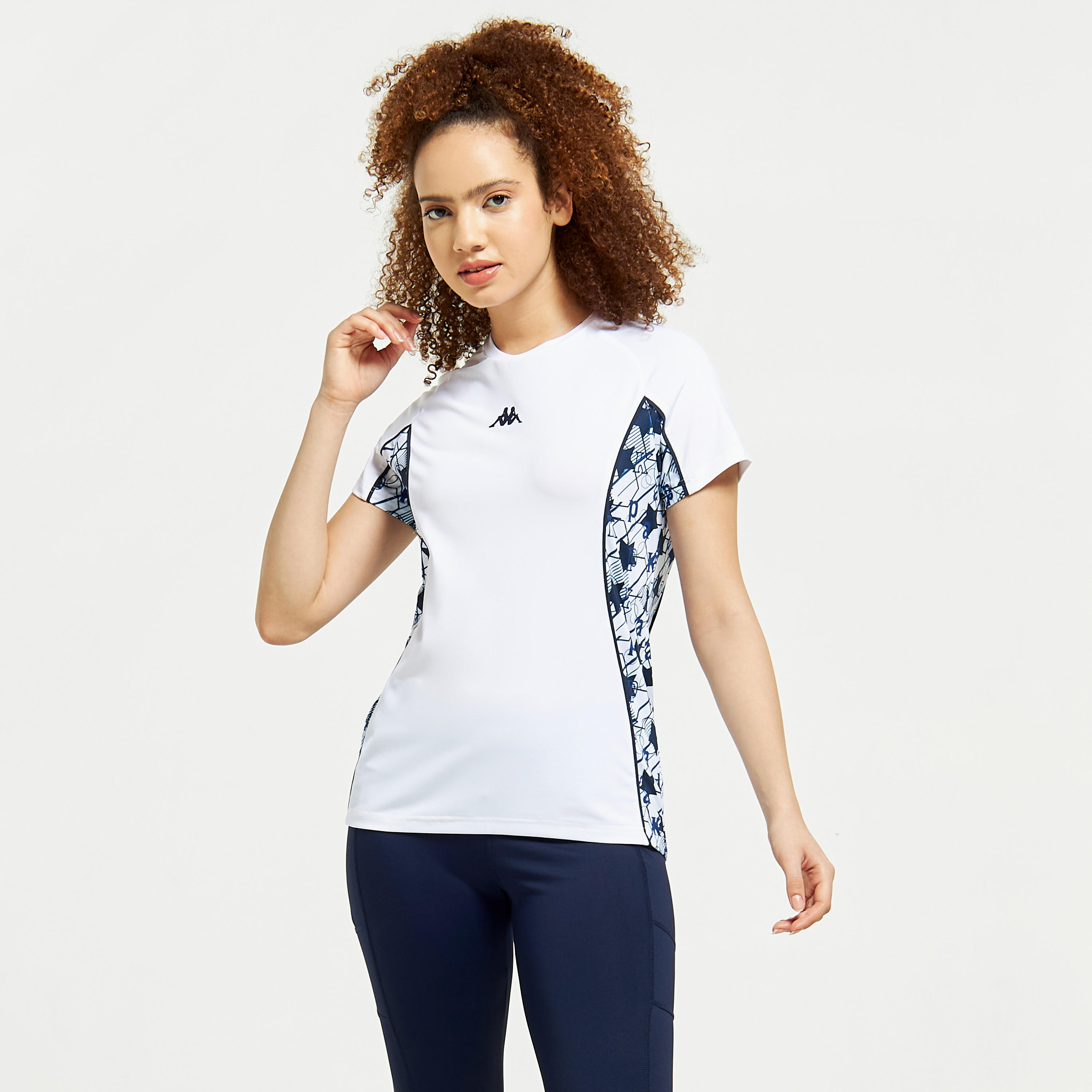تيشيرت بياقة ضيّقة وأكمام قصيرة وطبعات من كابا-women-clothing-sportswearandactivewear-tshirtsandvests-image-1