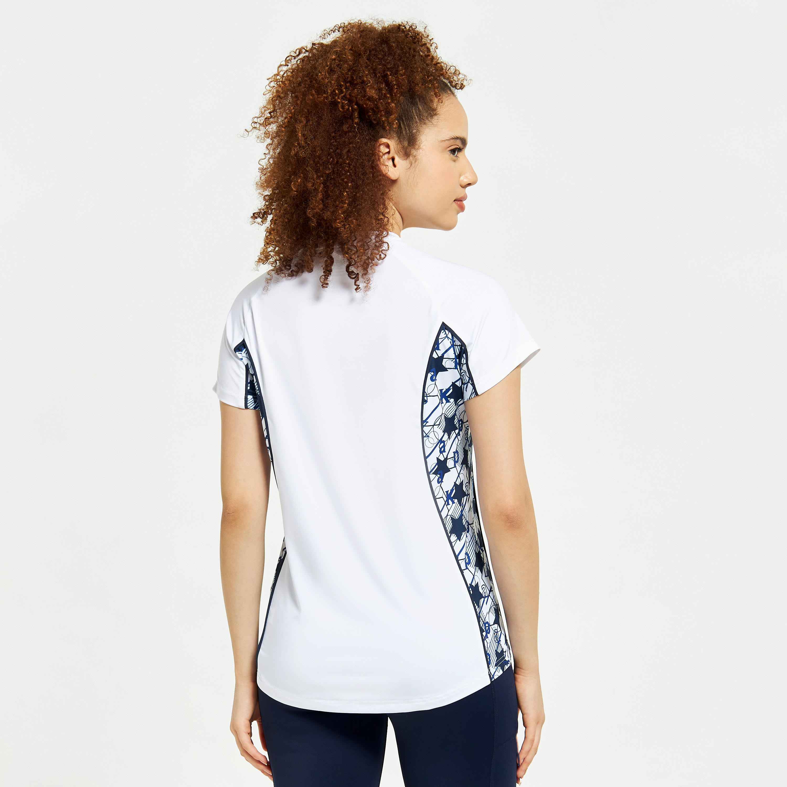 تيشيرت بياقة ضيّقة وأكمام قصيرة وطبعات من كابا-women-clothing-sportswearandactivewear-tshirtsandvests-image-3