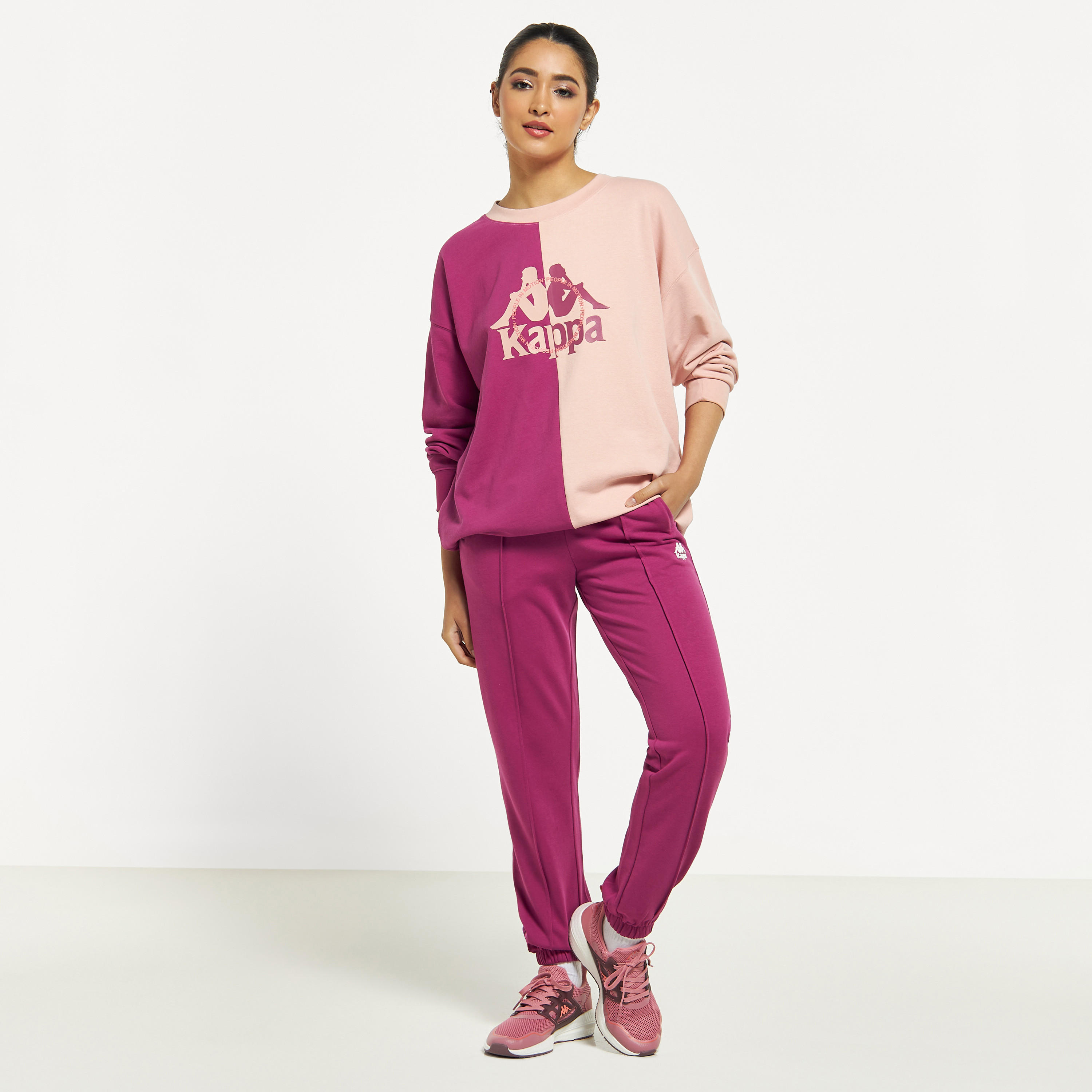 بنطلون رياضي بجيوب وتفاصيل بينتوك أمامية من كابا-women-clothing-bottoms-joggers-image-2